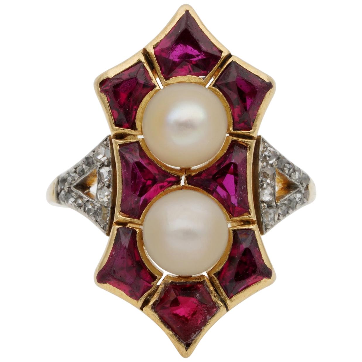 French Edwardian Rare 1.80 Carat Natural Siam Ruby Duo Natural Pearl Rare Ring For Sale
