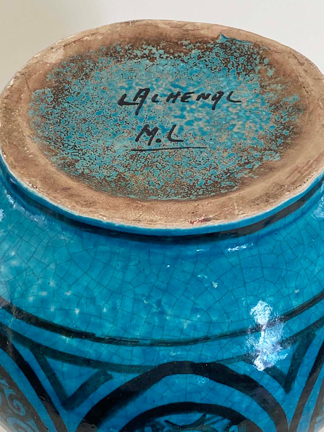 Vaso decorato con smalto blu egiziano francese di Raoul Lachenal, 1930 ca. in vendita 2