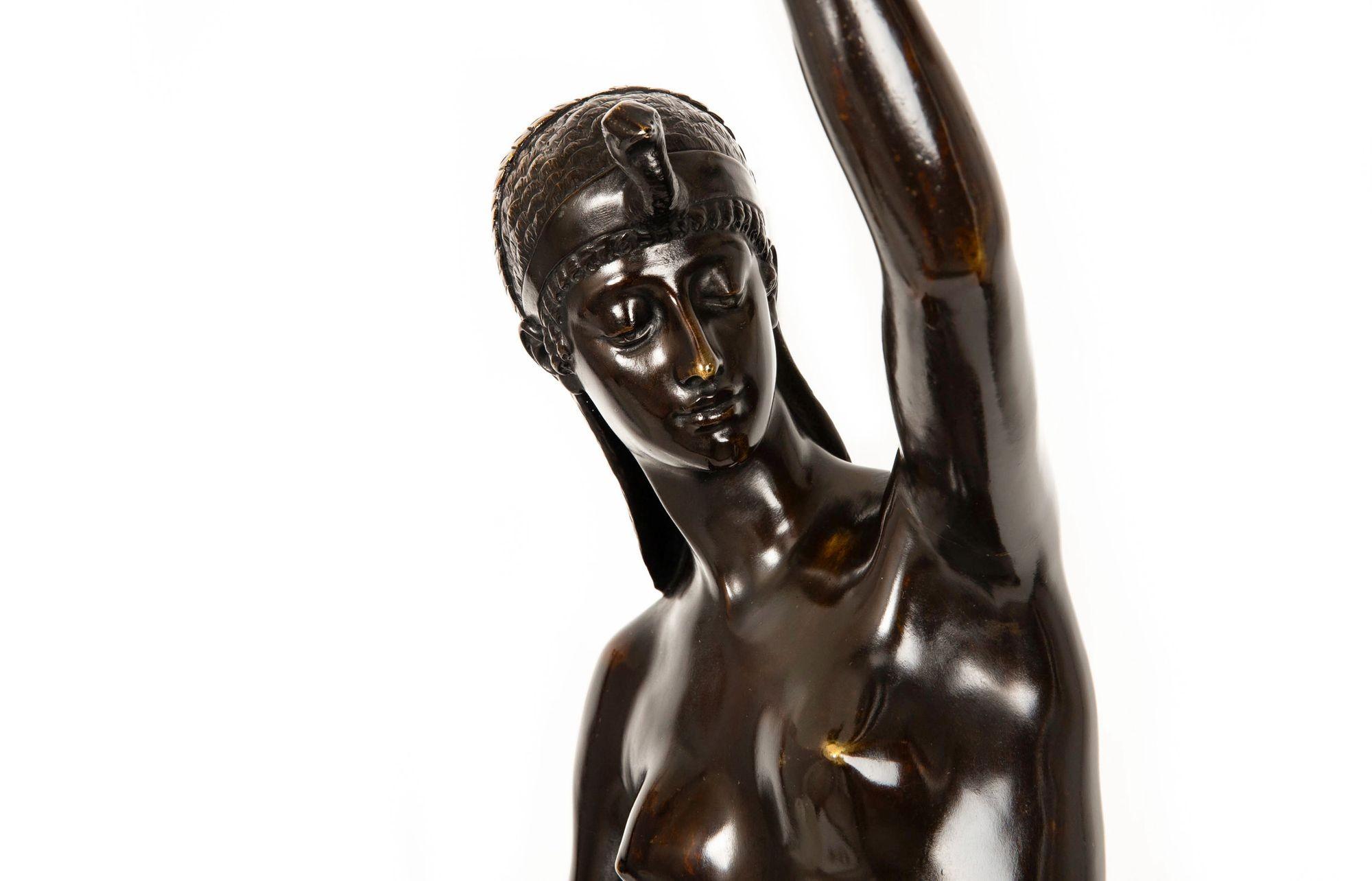 Escultura egipcia francesa de bronce 