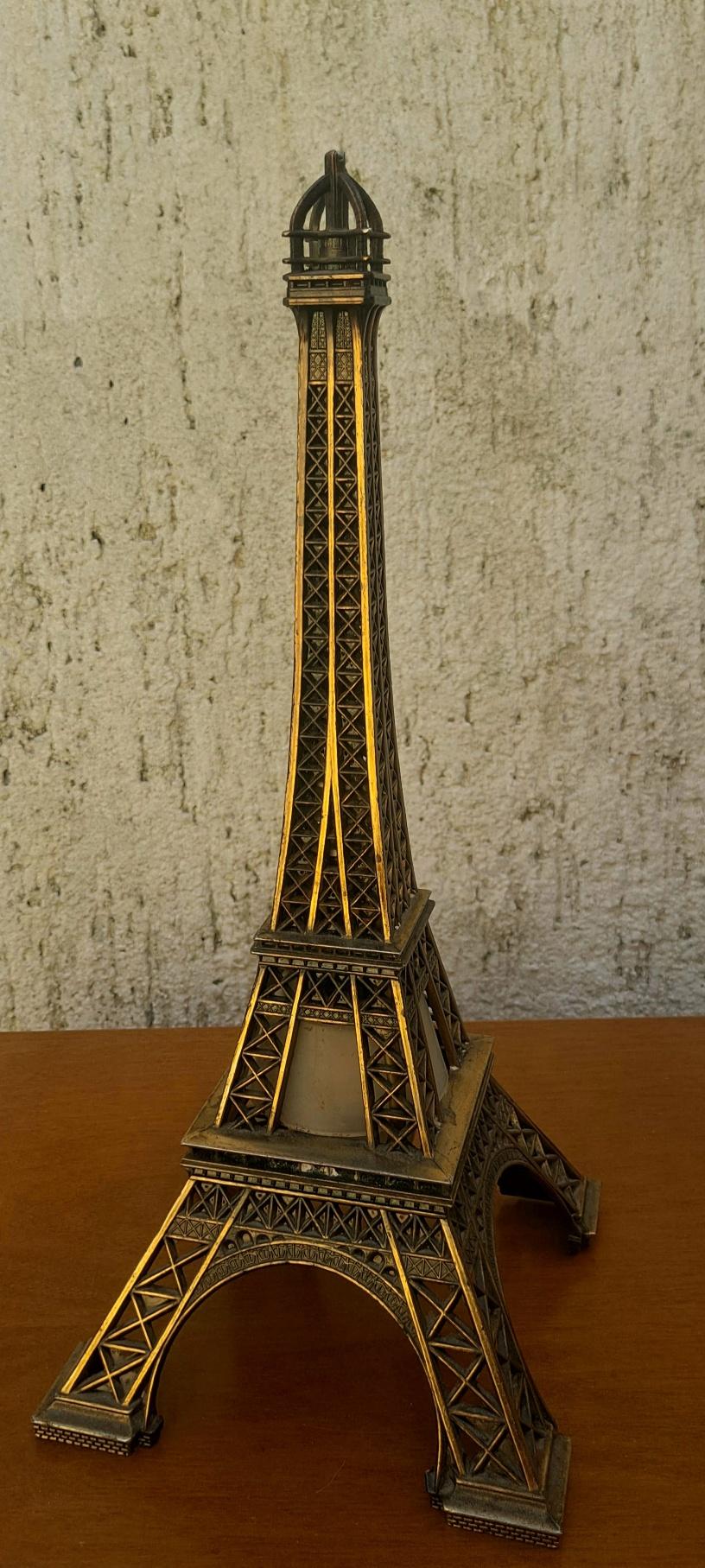Französischer Eiffelturm  Tischlampe  im Zustand „Gut“ im Angebot in Los Angeles, CA