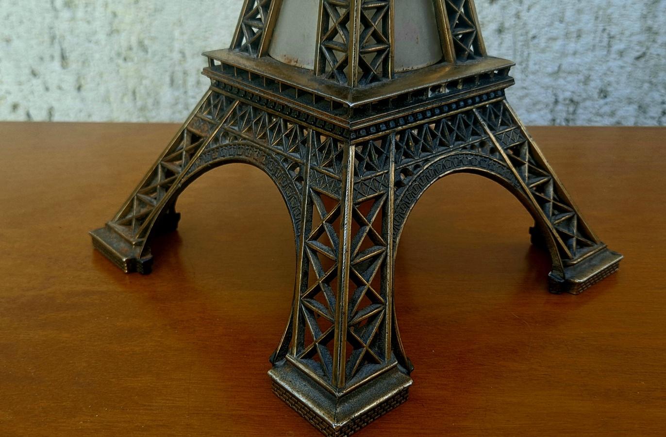 French Eiffel Tower  Table Lamp  In Good Condition For Sale In Los Angeles, CA