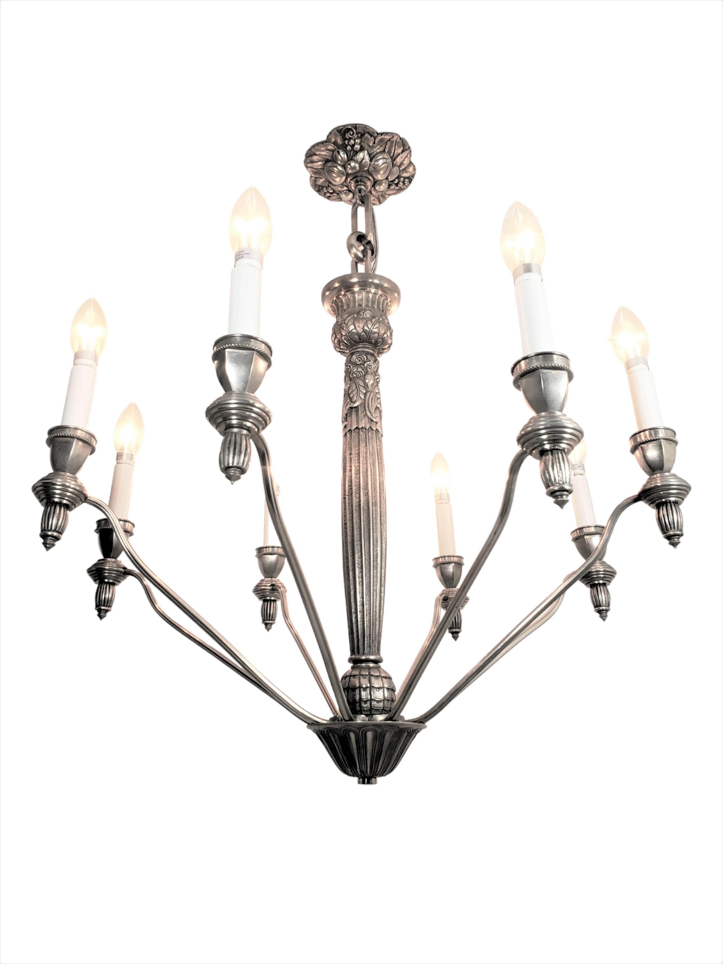 XX secolo Lampadario francese a otto bracci in bronzo nichelato pesantemente fuso e dettagliato - G.Capon in vendita