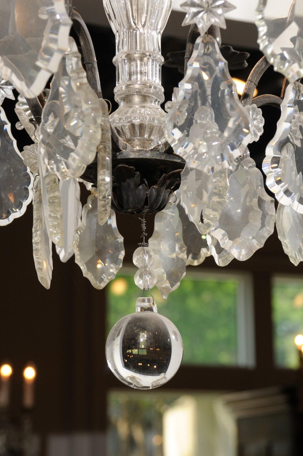 French Eight Arms Crystal Chandelier with Metal Armature from the 19th Century  For Sale 1