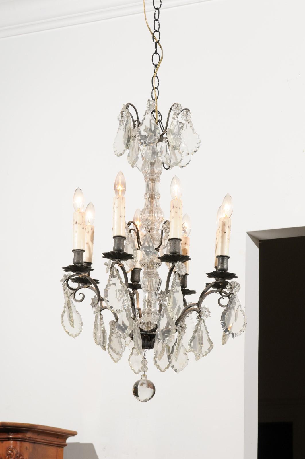 French Eight Arms Crystal Chandelier with Metal Armature from the 19th Century  For Sale 4