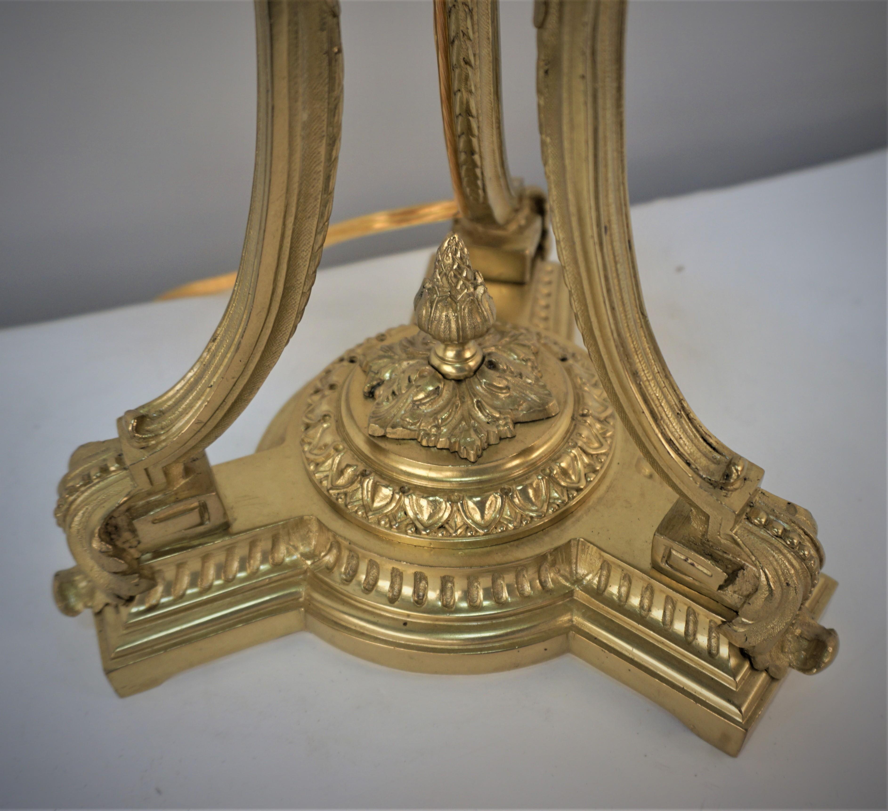 XIXe siècle Lampe à huile Empire française en bronze électrifié en vente