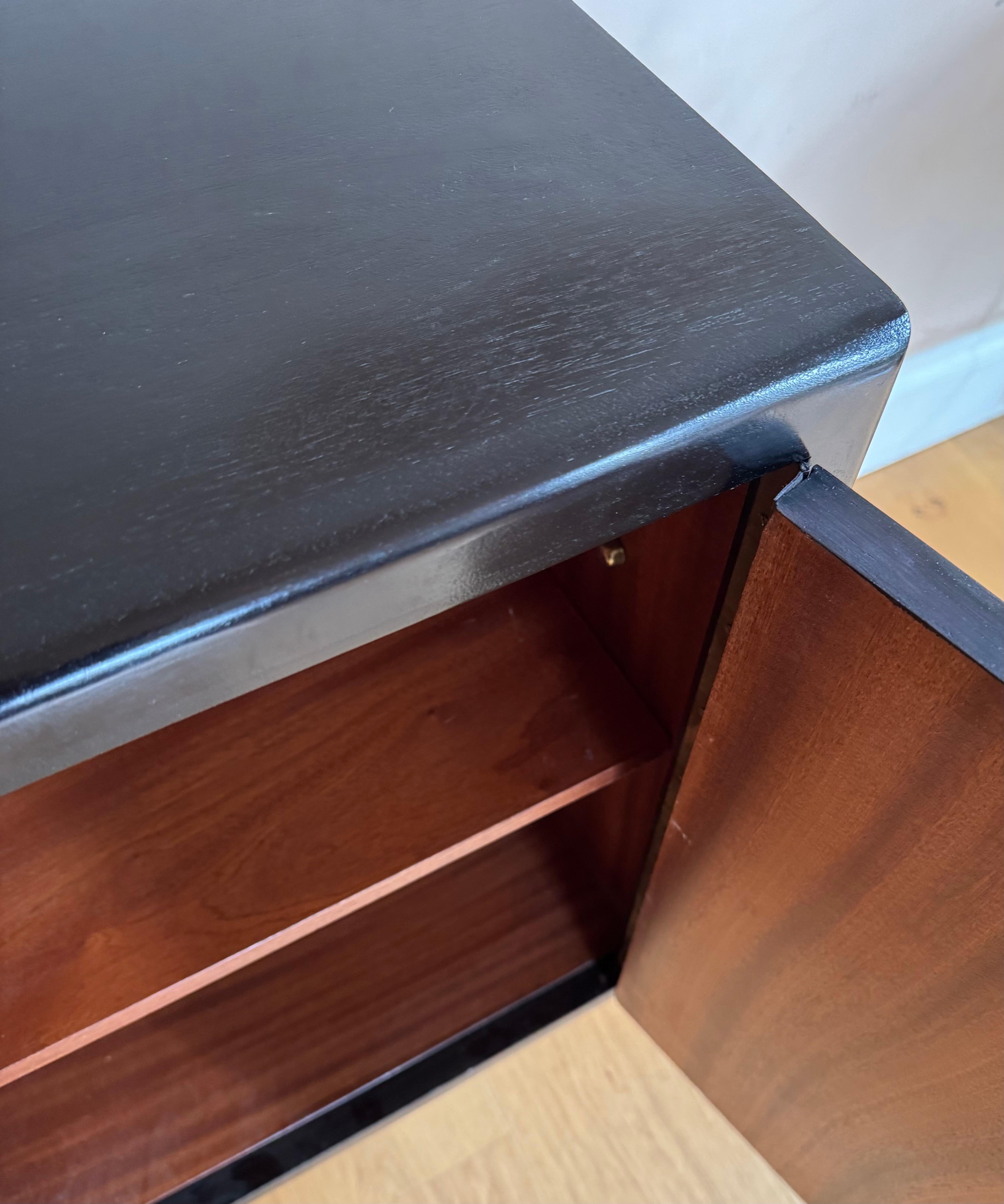 Ebanizzato French elegant ebonised  two door cabinet in vendita