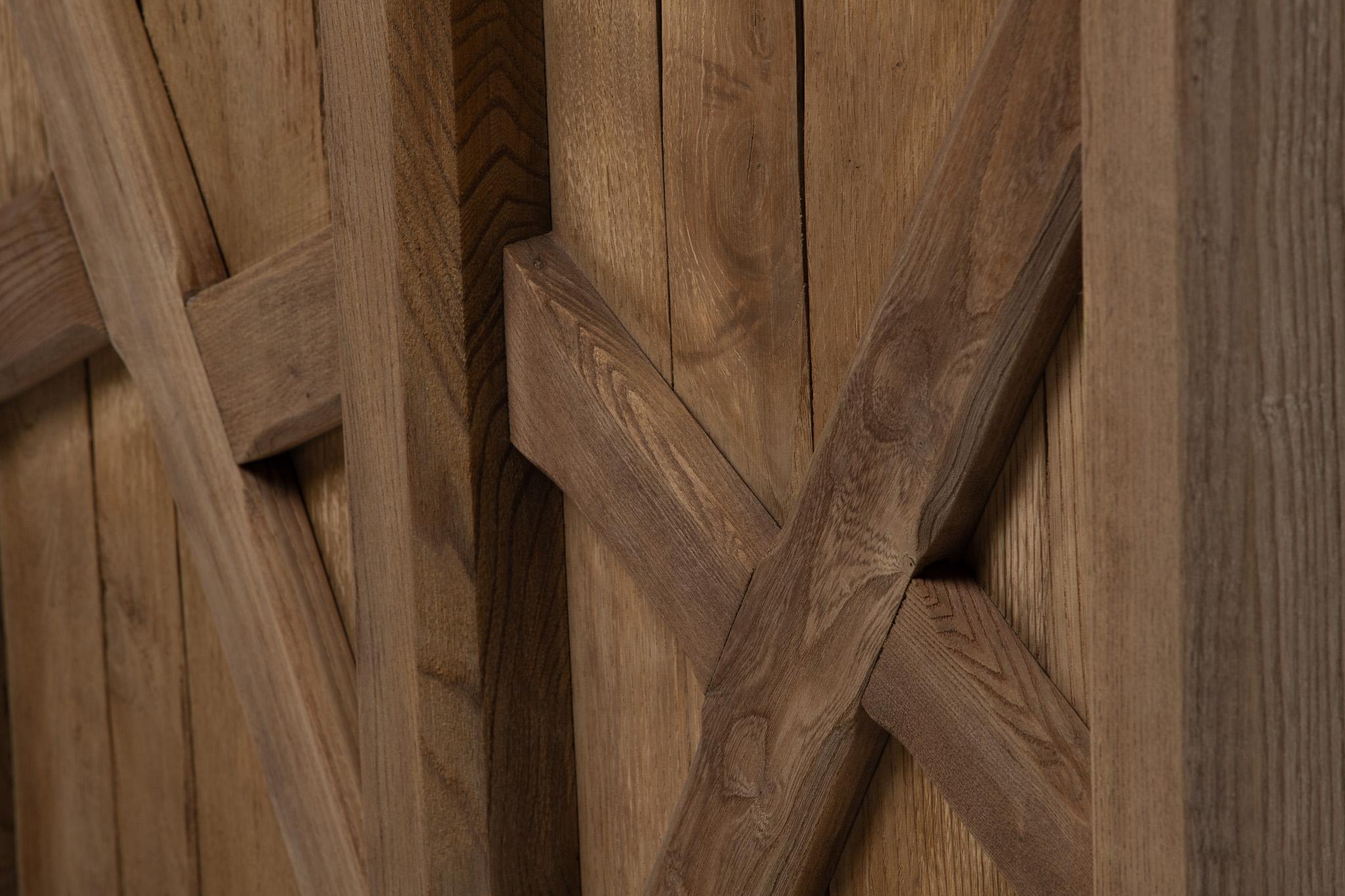 French Elm Bar with Brutalist Detailing For Sale 11