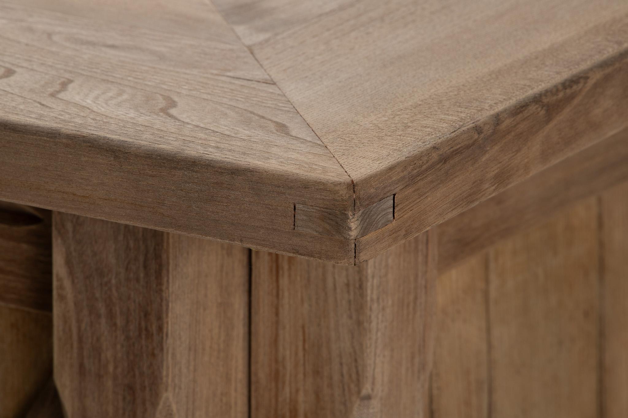 French Elm Bar with Brutalist Detailing For Sale 4