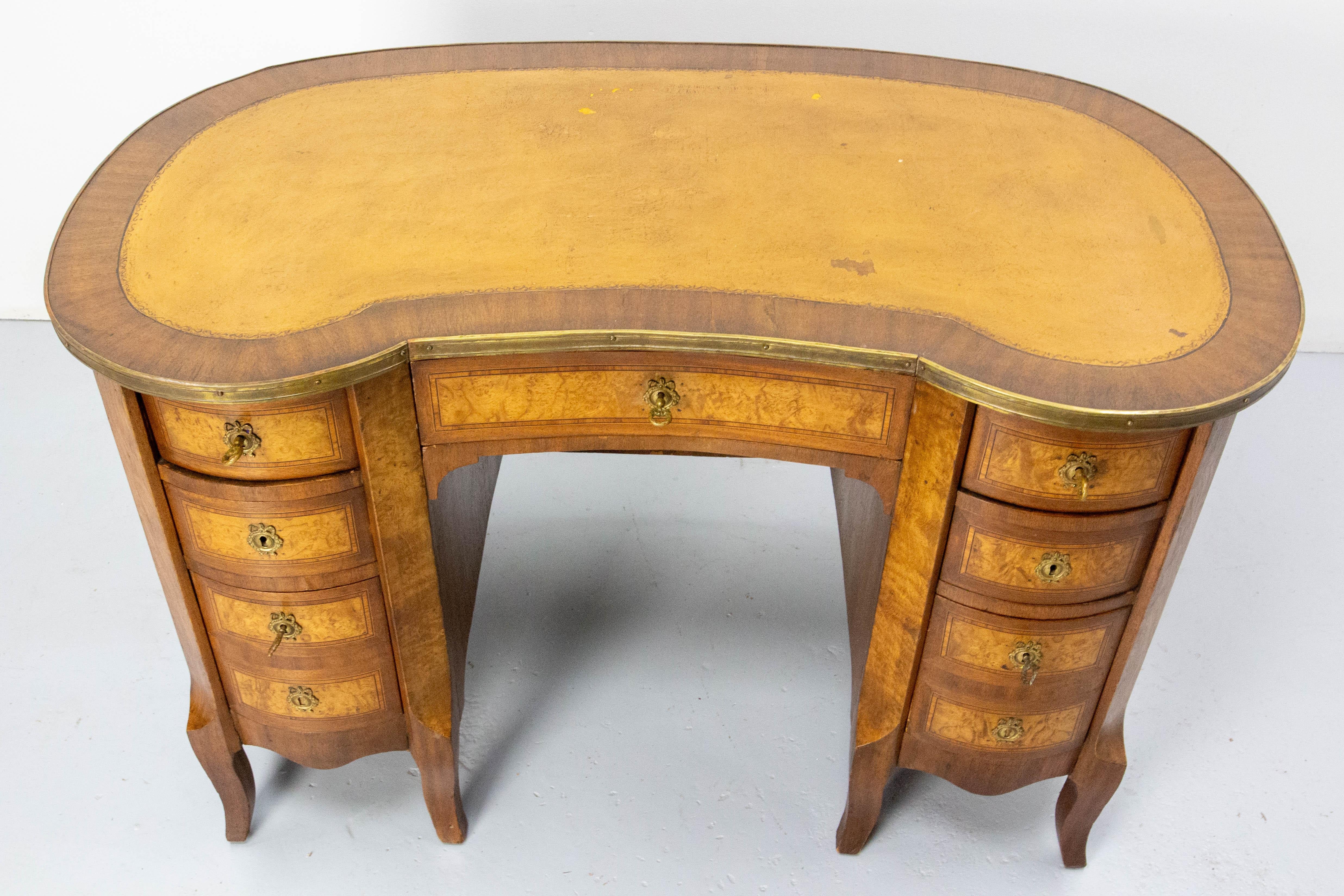 French Elm Burl Brass & Coated Fabric Desk Kidney Shape Louis XV Style c. 1960 For Sale 3