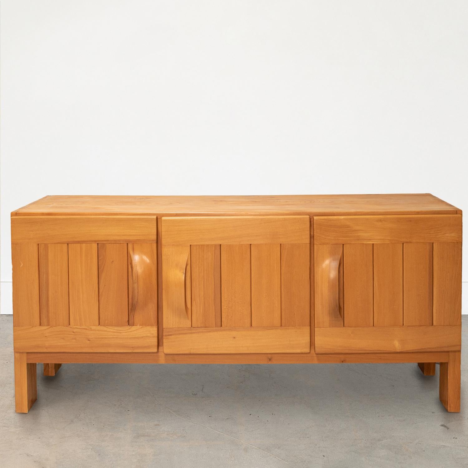 French Elm Credenza by Maison Regain In Good Condition In Los Angeles, CA