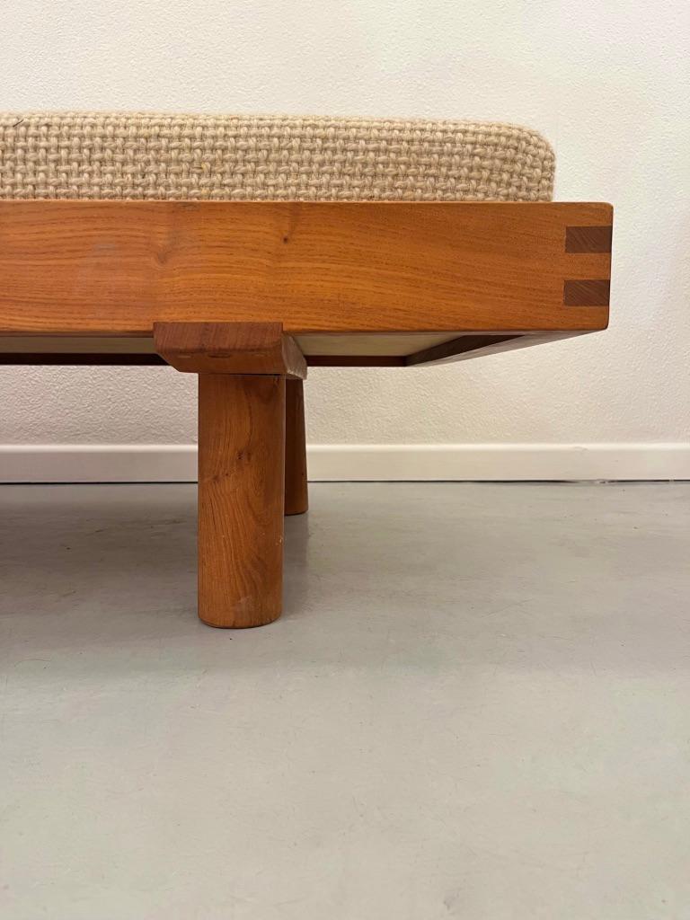 Sofá-cama de olmo francés L09 de Pierre Chapo, Francia 1960 en Bueno estado para la venta en Geneva, CH