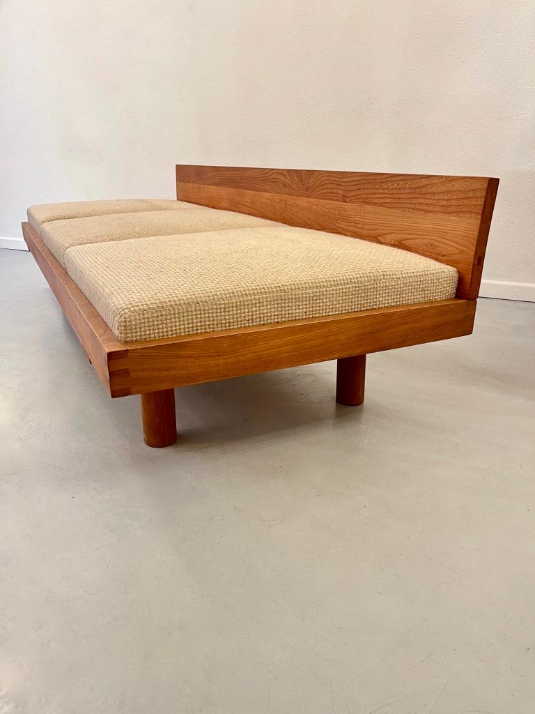 Mid-20th Century French Elm Daybed sofa L09 by Pierre Chapo, France 1960 For Sale