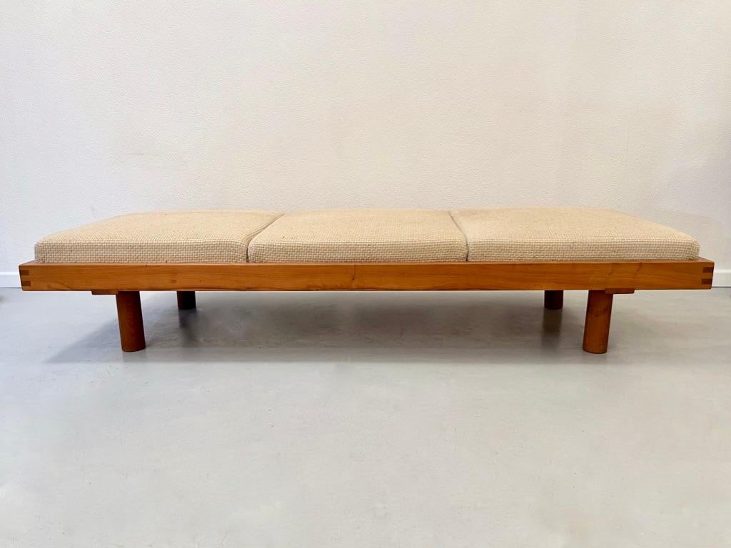 Wool French Elm Daybed sofa L09 by Pierre Chapo, France 1960 For Sale