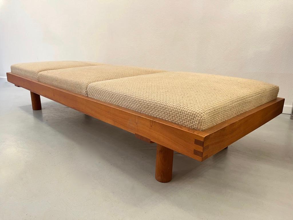 French Elm Daybed sofa L09 by Pierre Chapo, France 1960 For Sale 1