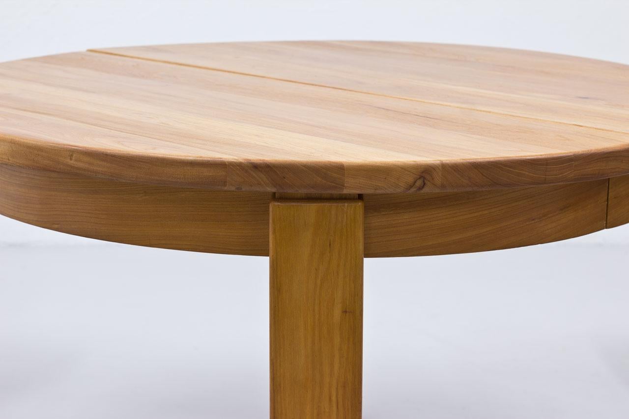 French Elm Dining Table, 1970s In Good Condition In Stockholm, SE