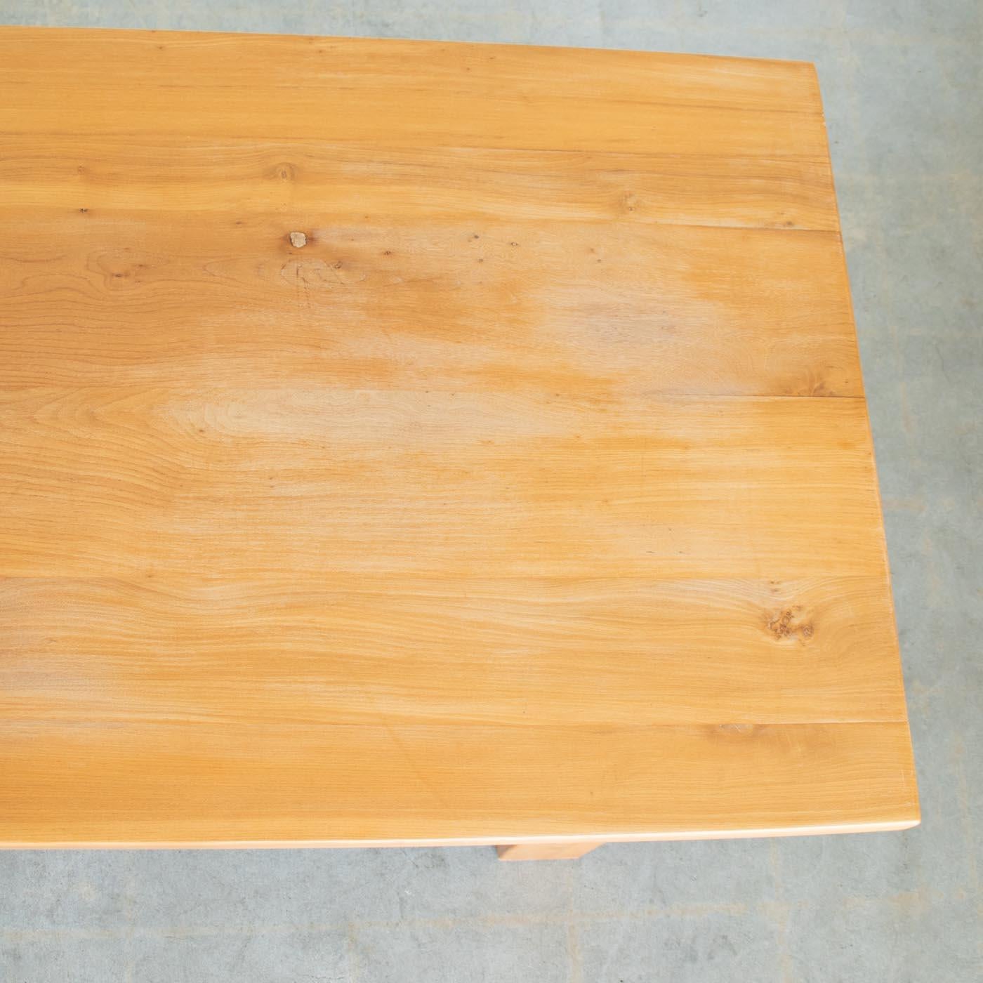 Table de salle à manger en orme français par Maison Regain en vente 4