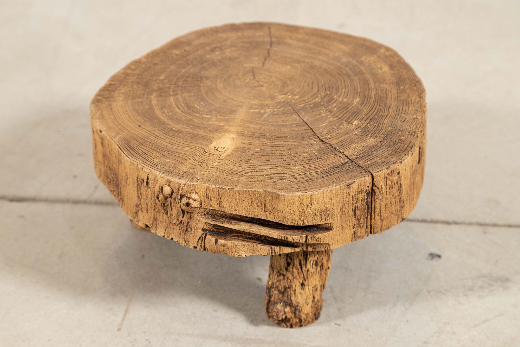 Table d'appoint en orme français en vente 5