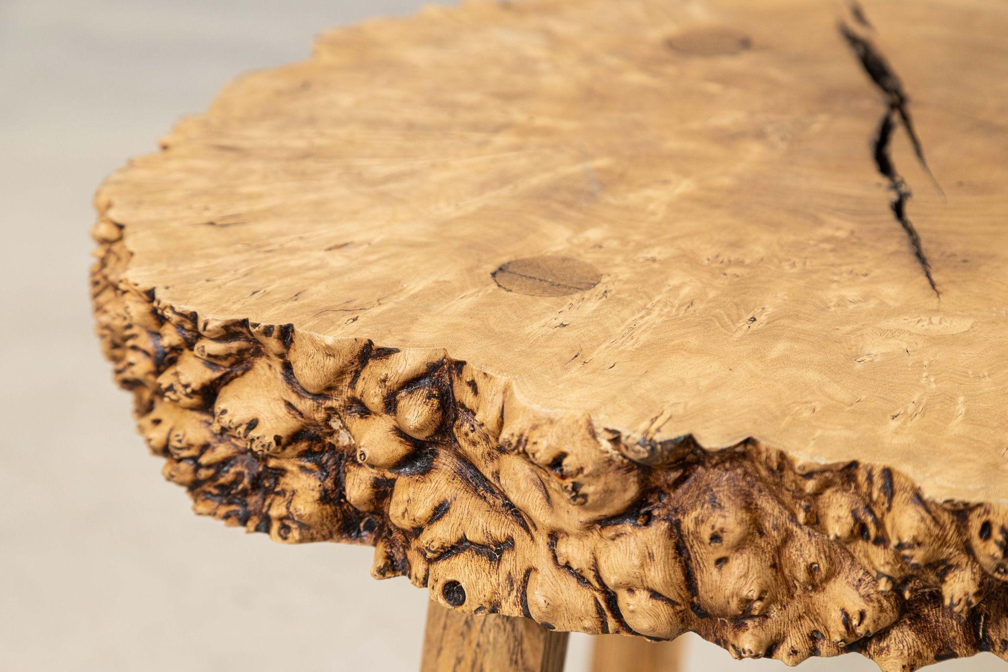 vers 1900
Table d'appoint en orme français
sku 1519A
W49 x D43 x H43 cm
Poids 7Kg