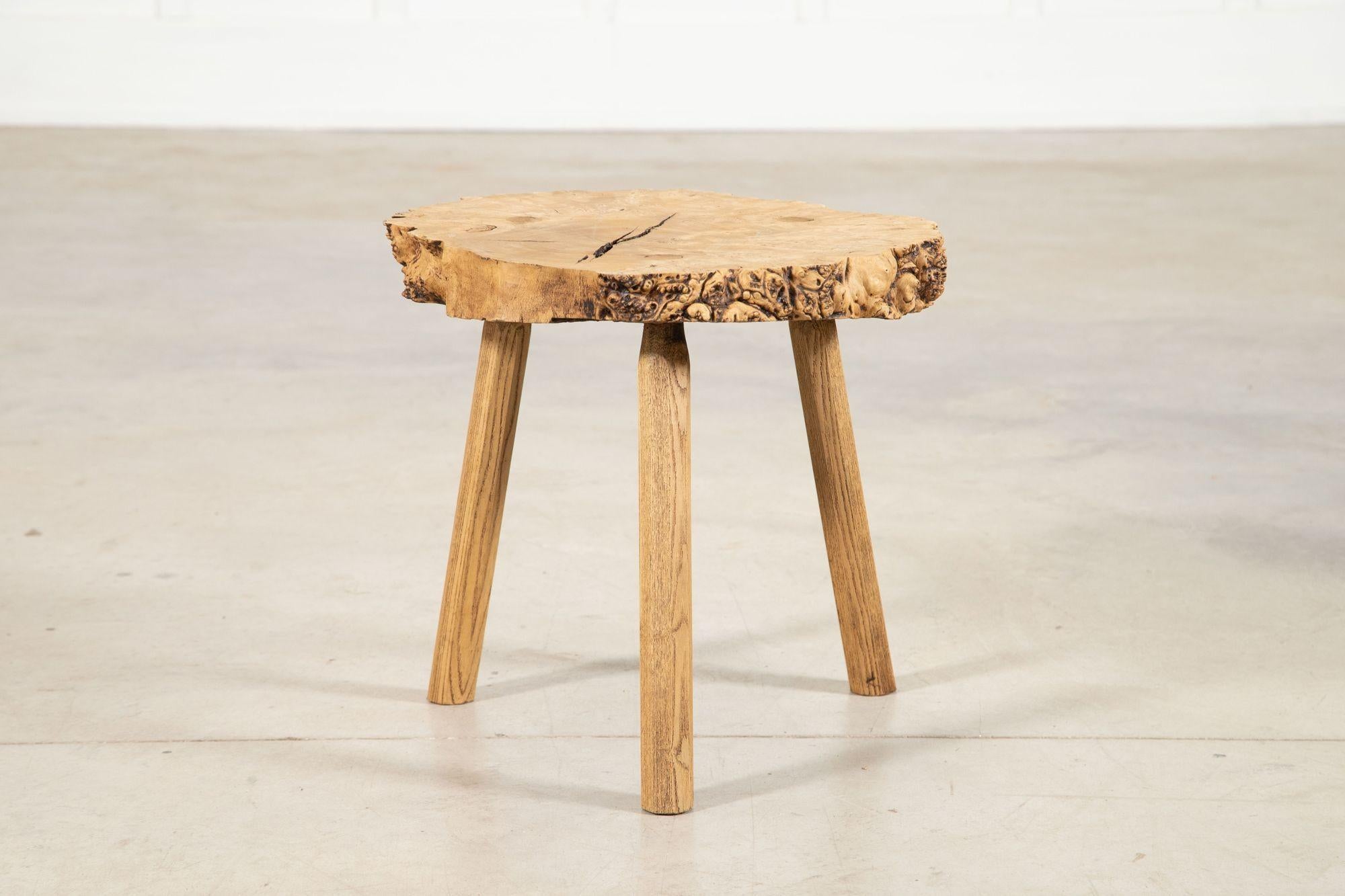 Table d'appoint en orme français en vente 3
