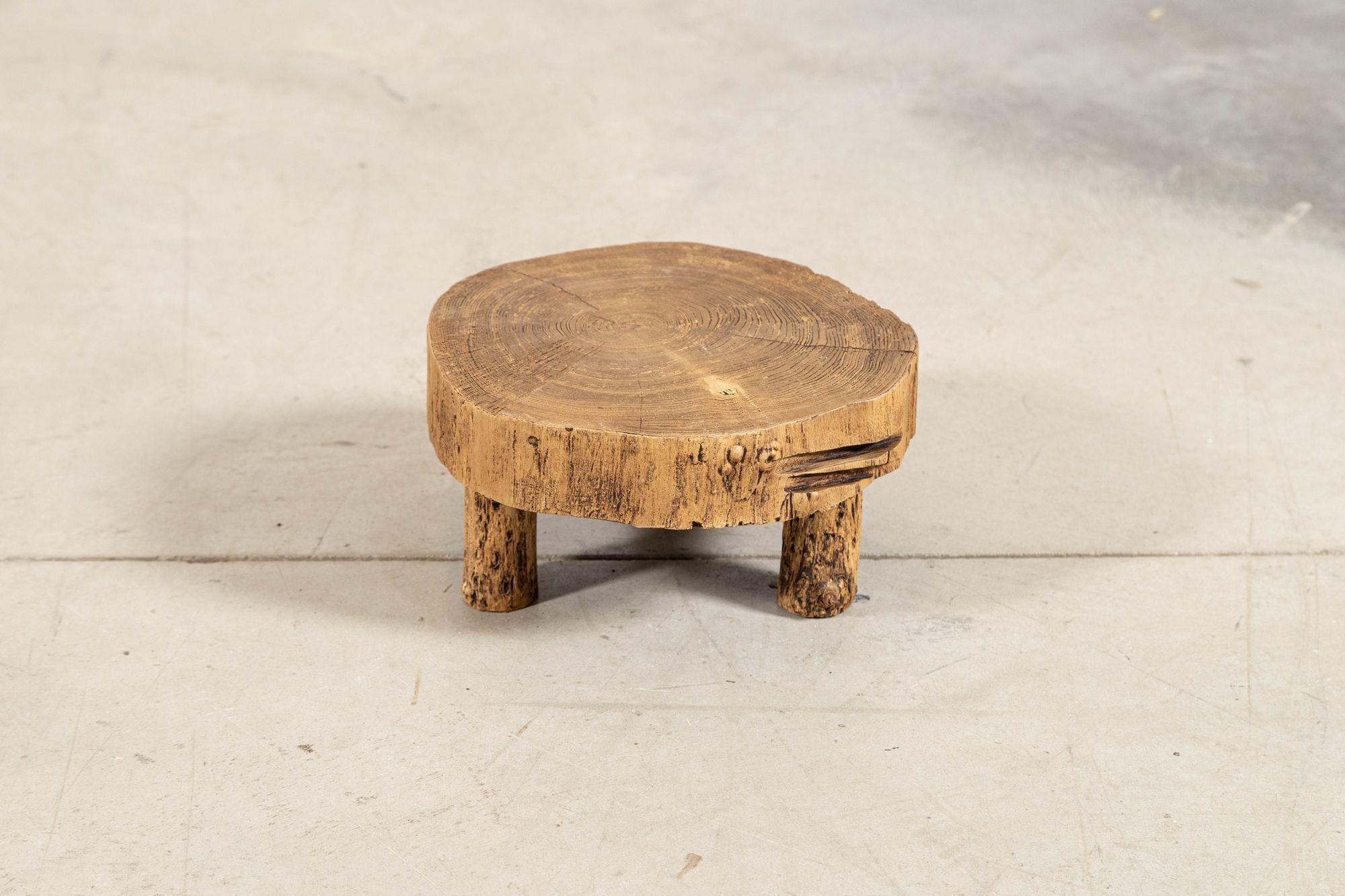 Table d'appoint en orme français en vente 3