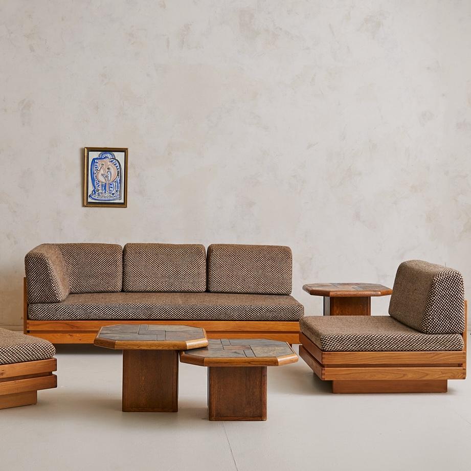 Mid-Century Modern French Elm Sofa or Daybed by Maison Regain in Brown Checkered Upholstery, 1970s For Sale