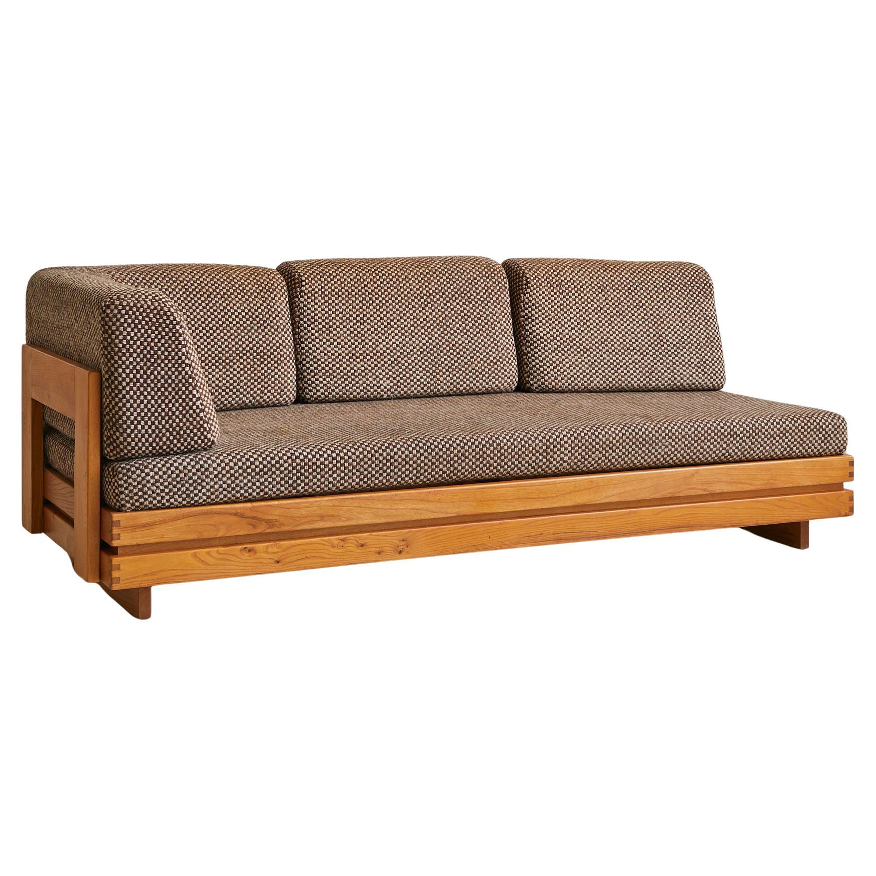 French Elm Sofa or Daybed by Maison Regain in Brown Checkered Upholstery, 1970s For Sale
