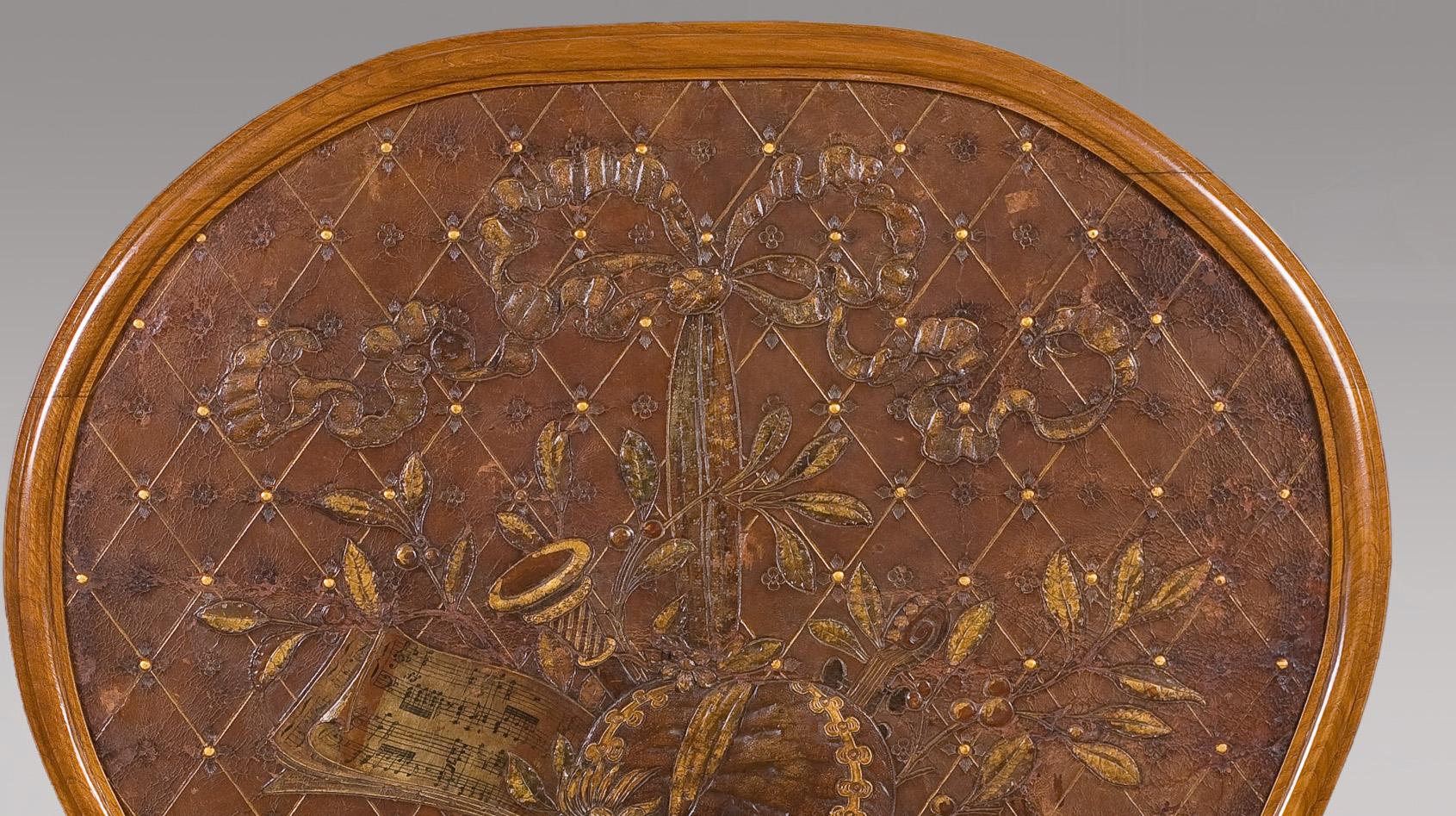 Français Panneau en cuir gaufré français, XIXe siècle en vente