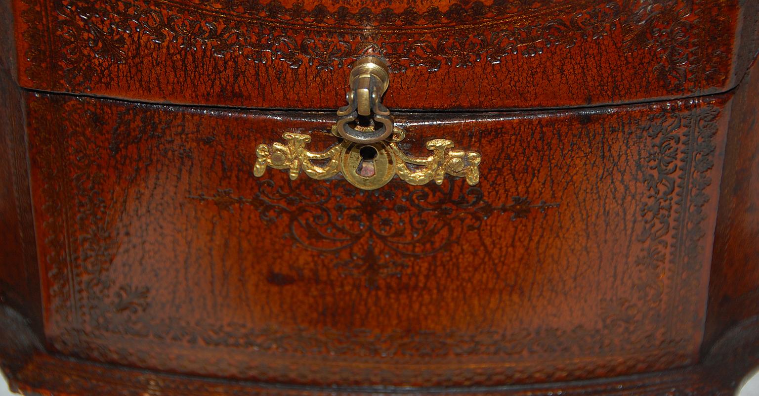 French Embossed Leather Stationery Box by Dreyfous, Early 20th Century 3