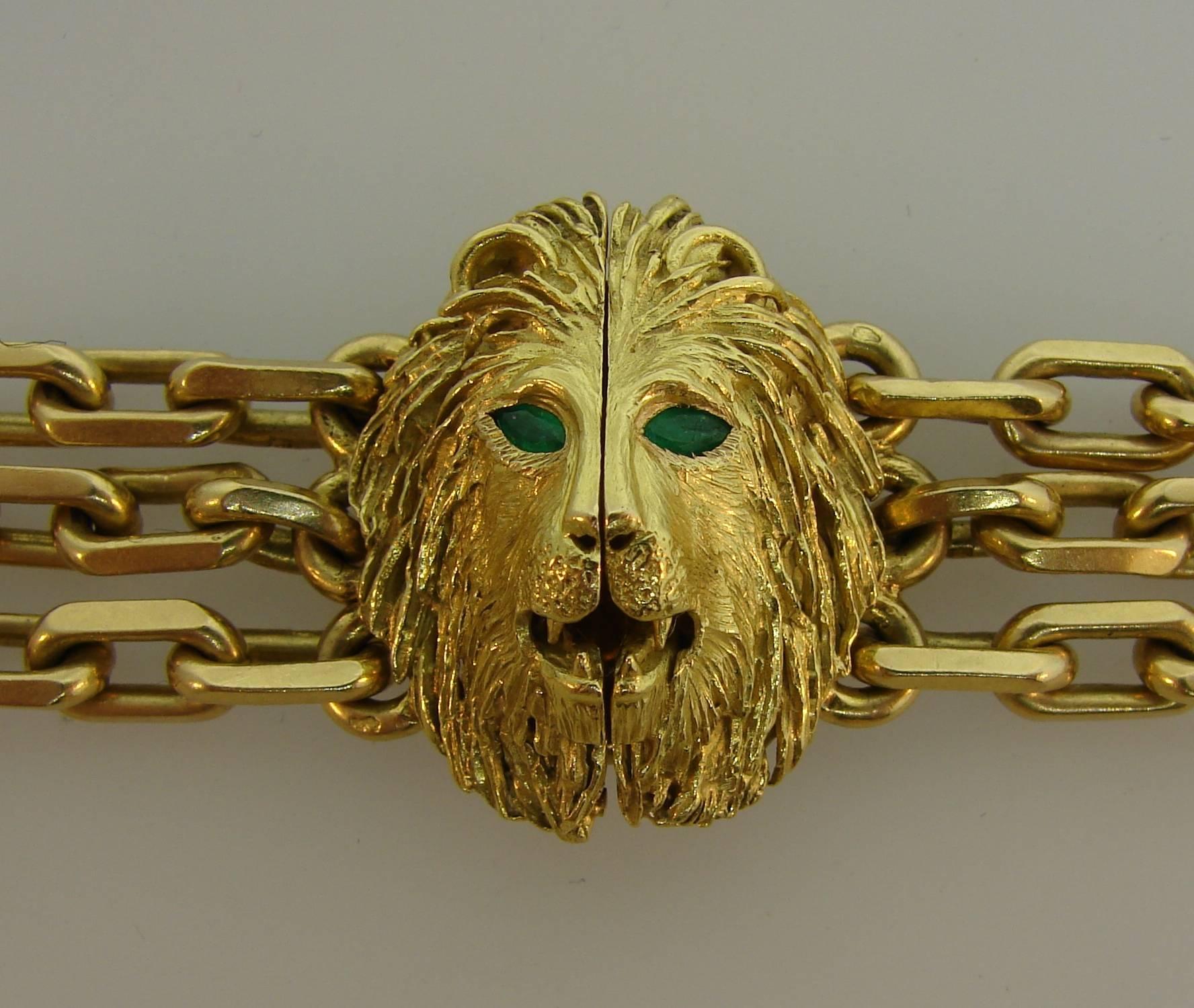 French Emerald Yellow Gold Chain Necklace with Lion Medallions, 1970s 1