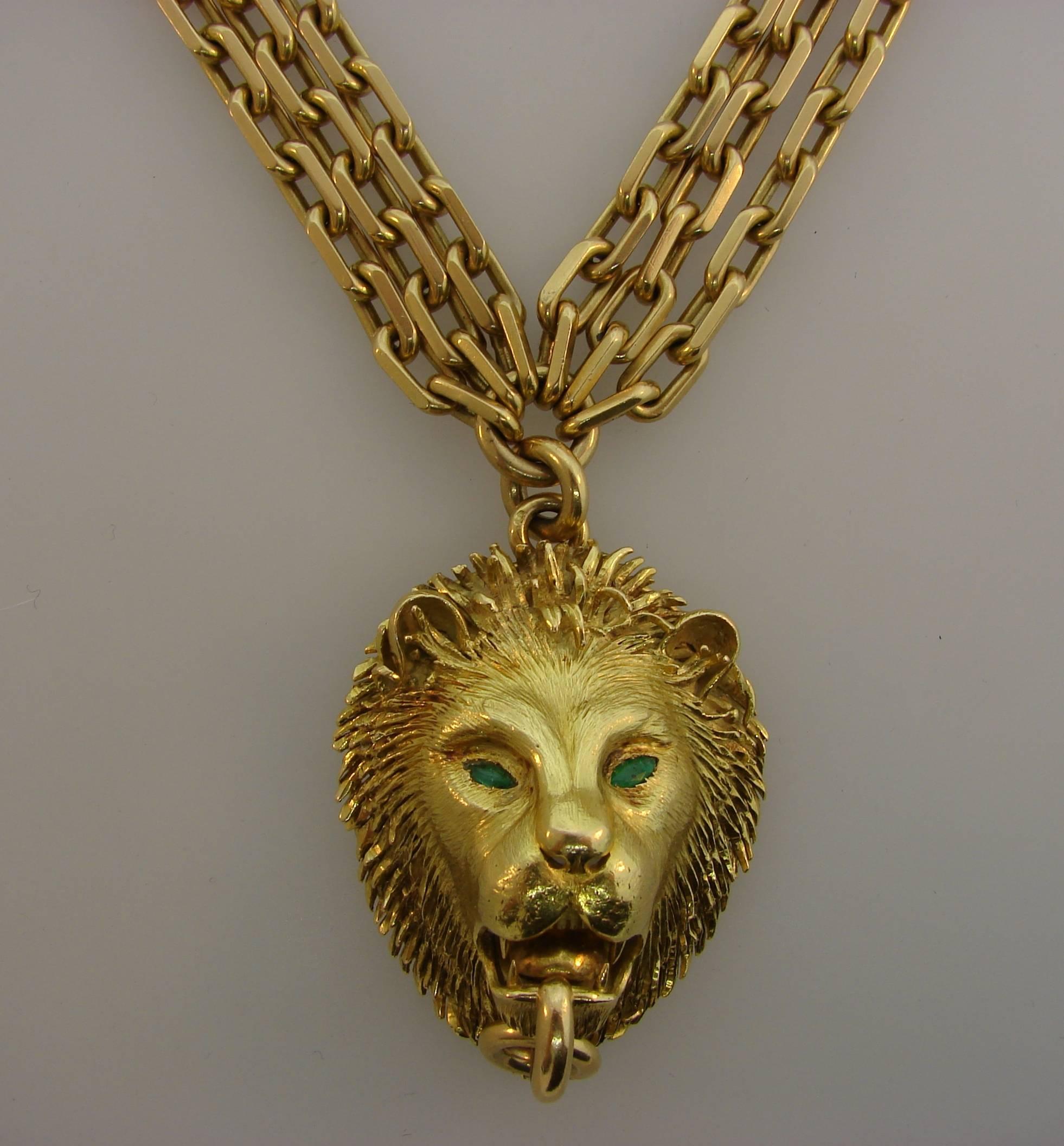 French Emerald Yellow Gold Chain Necklace with Lion Medallions, 1970s 3
