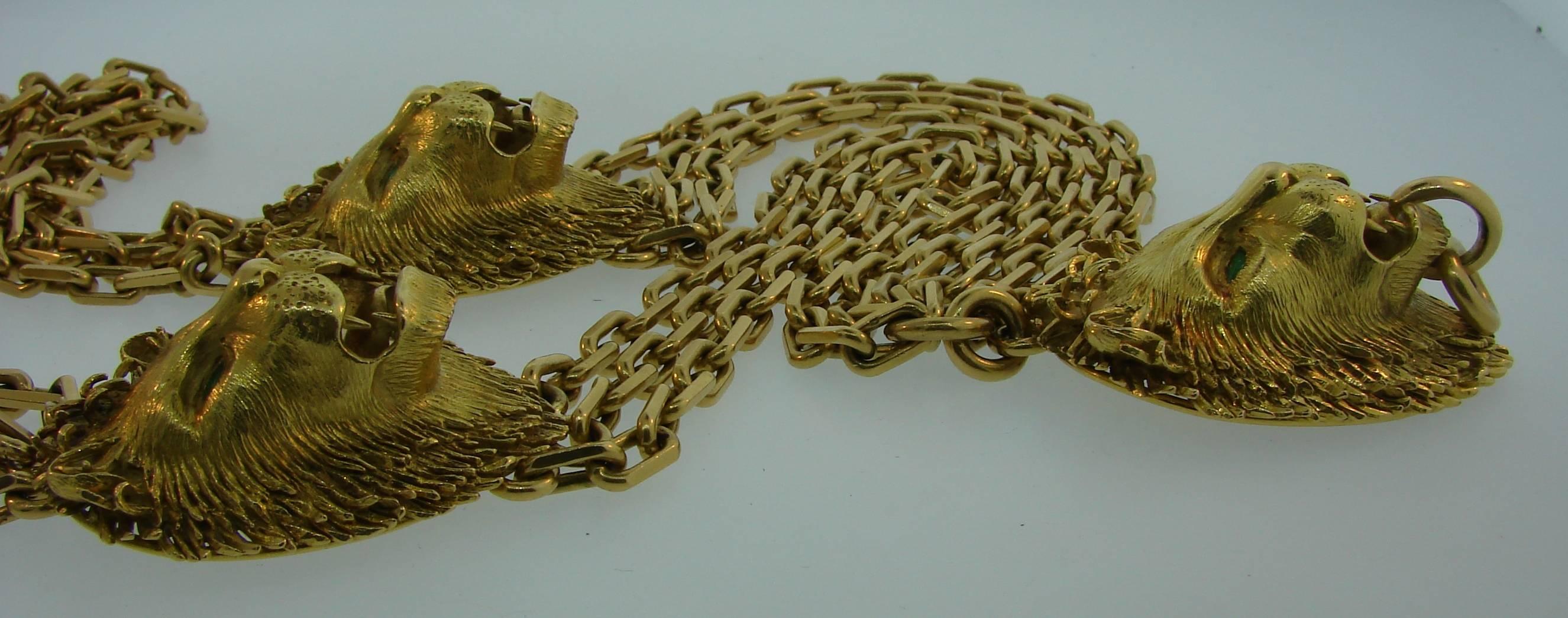 French Emerald Yellow Gold Chain Necklace with Lion Medallions, 1970s 4