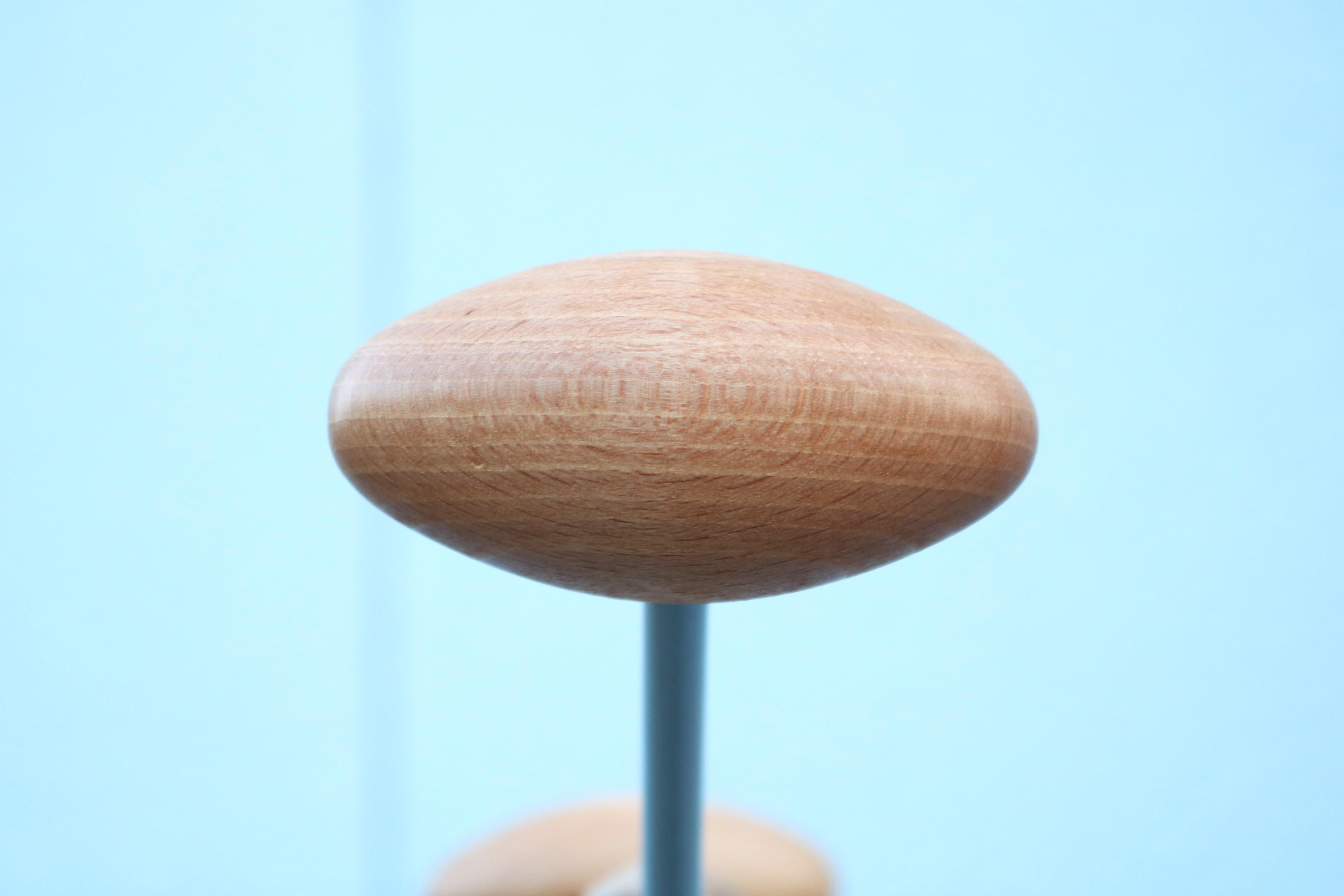 Französischer Emmanuel Gallina für Manade Paris Kleiderständer/Garderobenbaum aus Stahl und Holz im Angebot 7