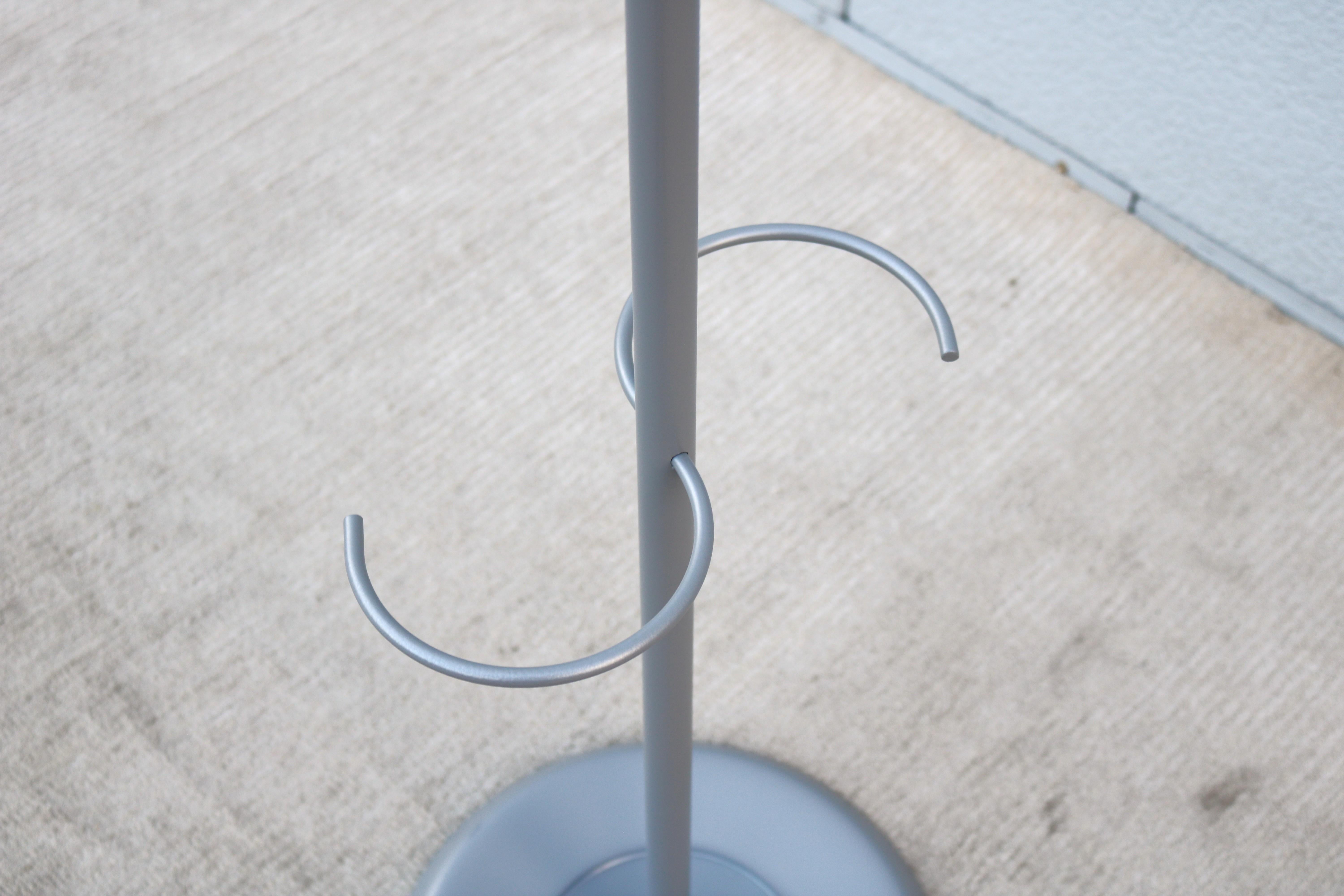 Französischer Emmanuel Gallina für Manade Paris Kleiderständer/Garderobenbaum aus Stahl und Holz im Angebot 8