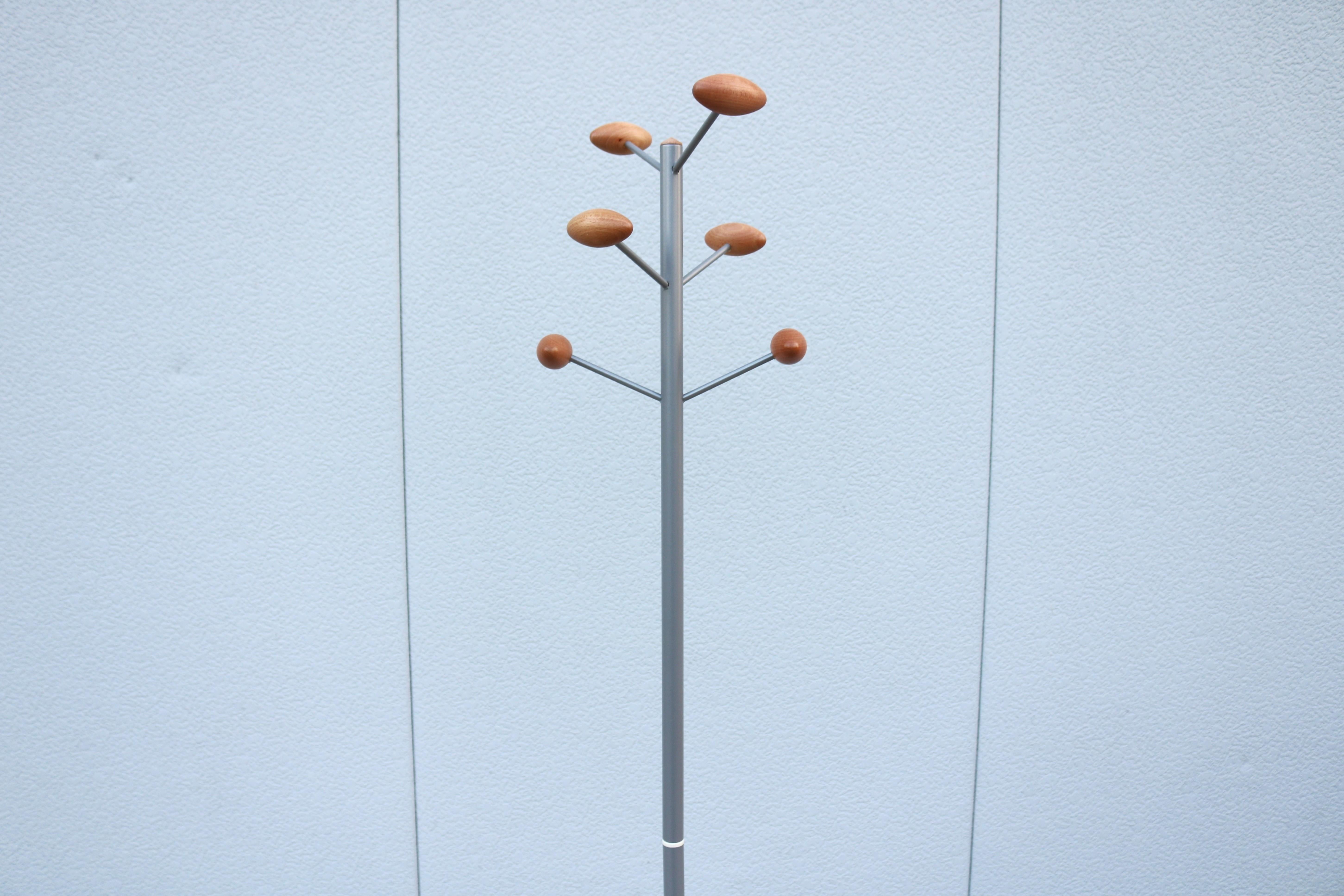 Französischer Emmanuel Gallina für Manade Paris Kleiderständer/Garderobenbaum aus Stahl und Holz im Angebot 3