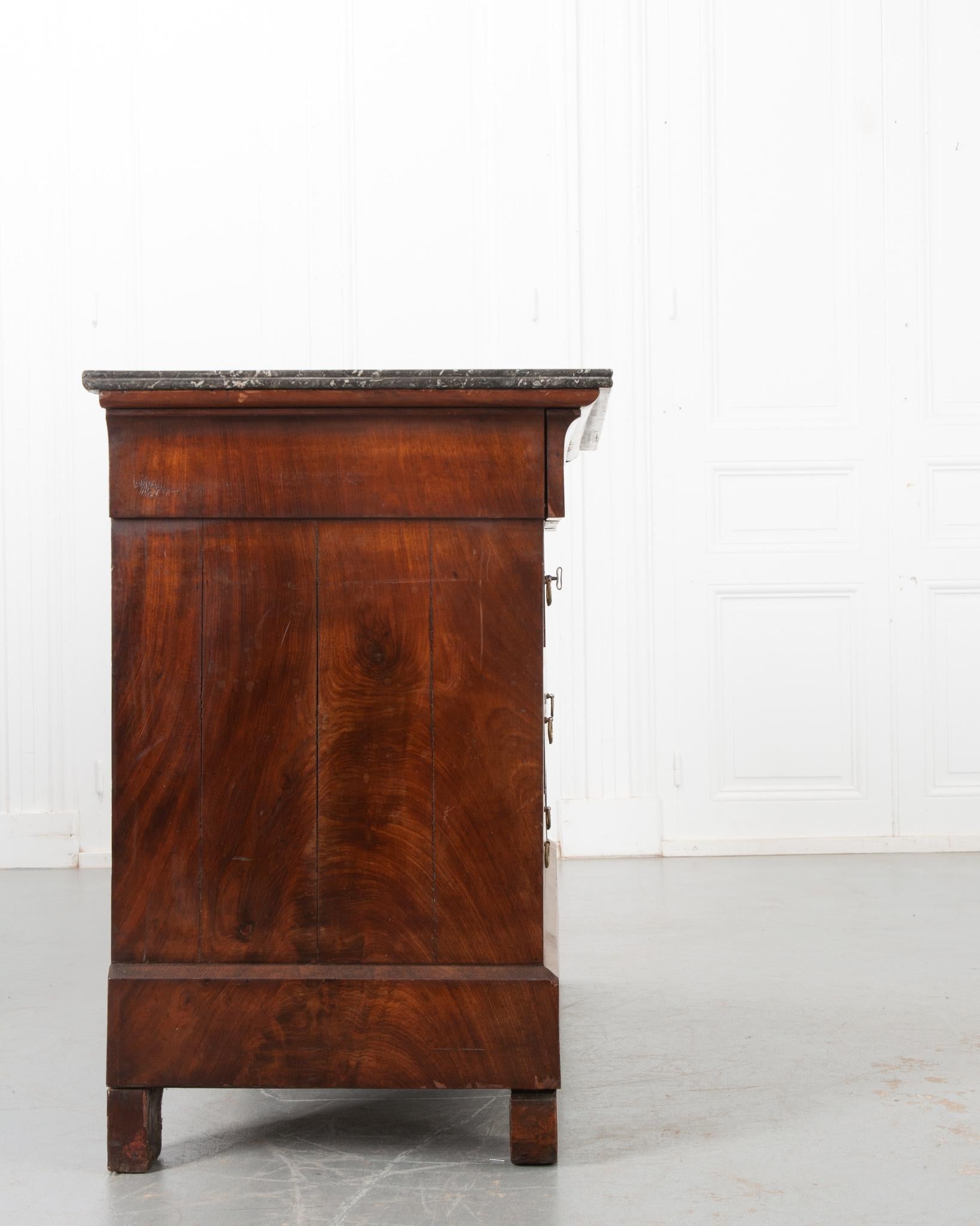 French Empire 19th Century Mahogany Commode For Sale 5