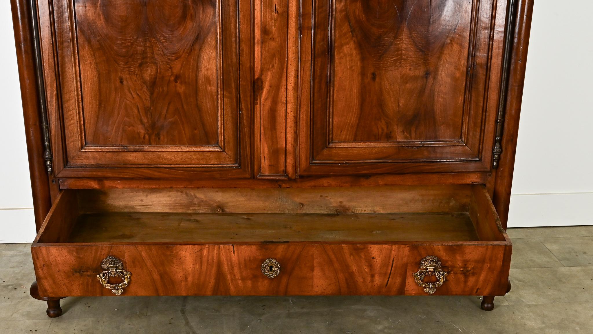 French Empire 19th Century Walnut Armoire For Sale 6