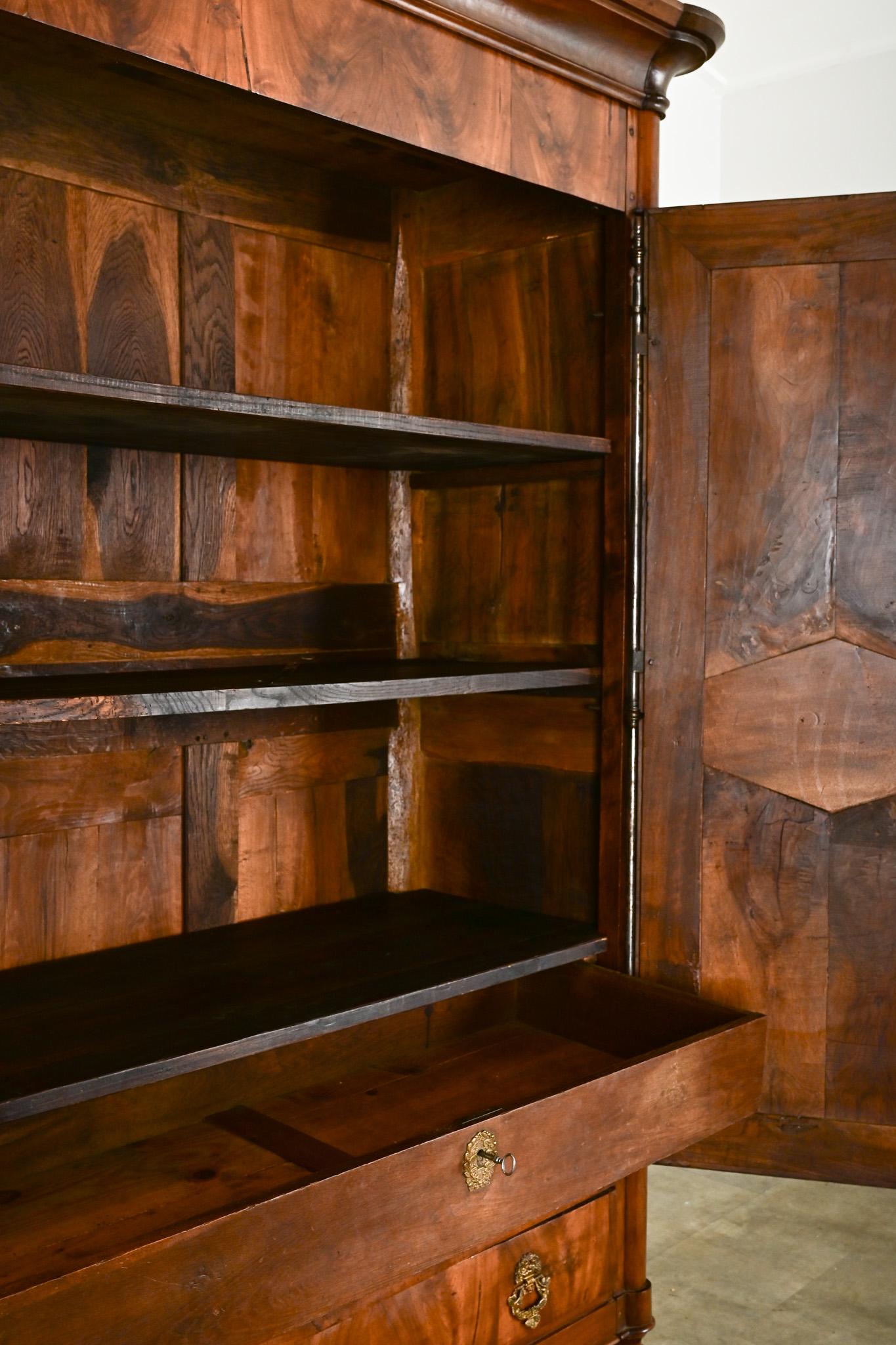 French Empire 19th Century Walnut Armoire For Sale 8