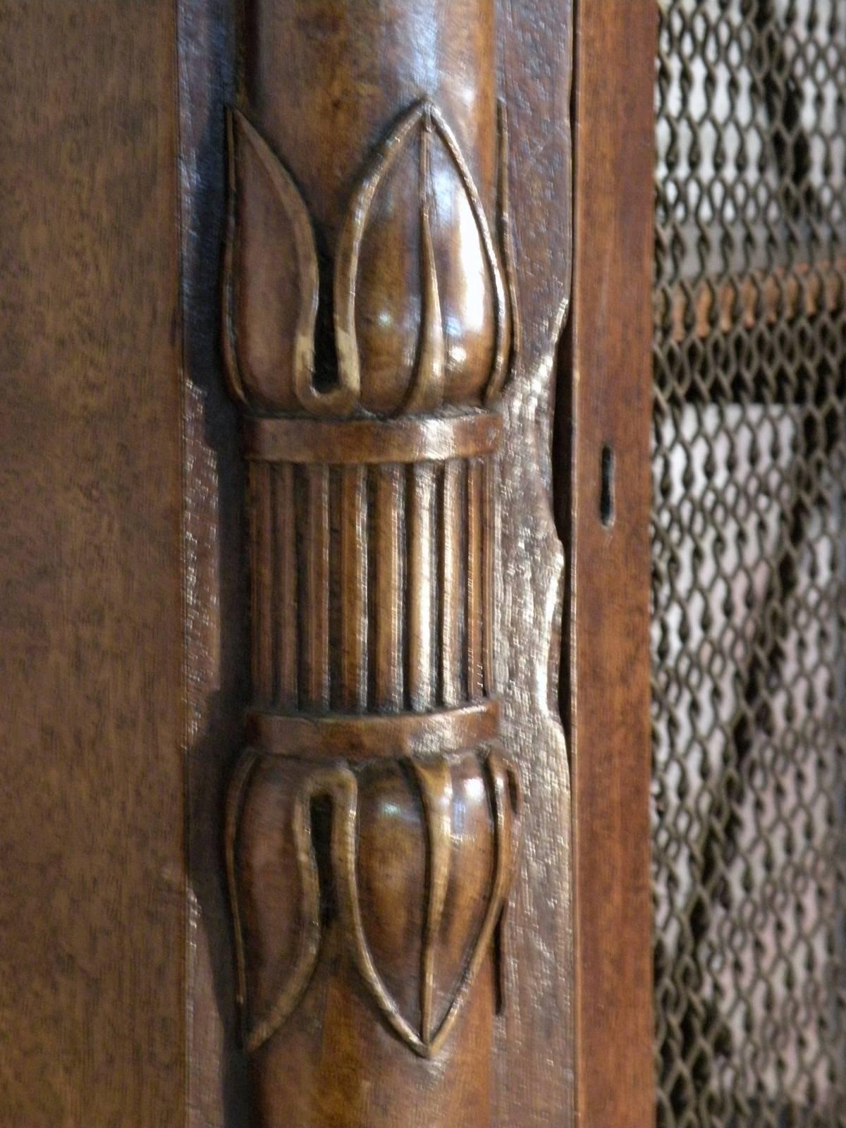 French Empire 19th Century Walnut Bookcase-Cabinet For Sale 4
