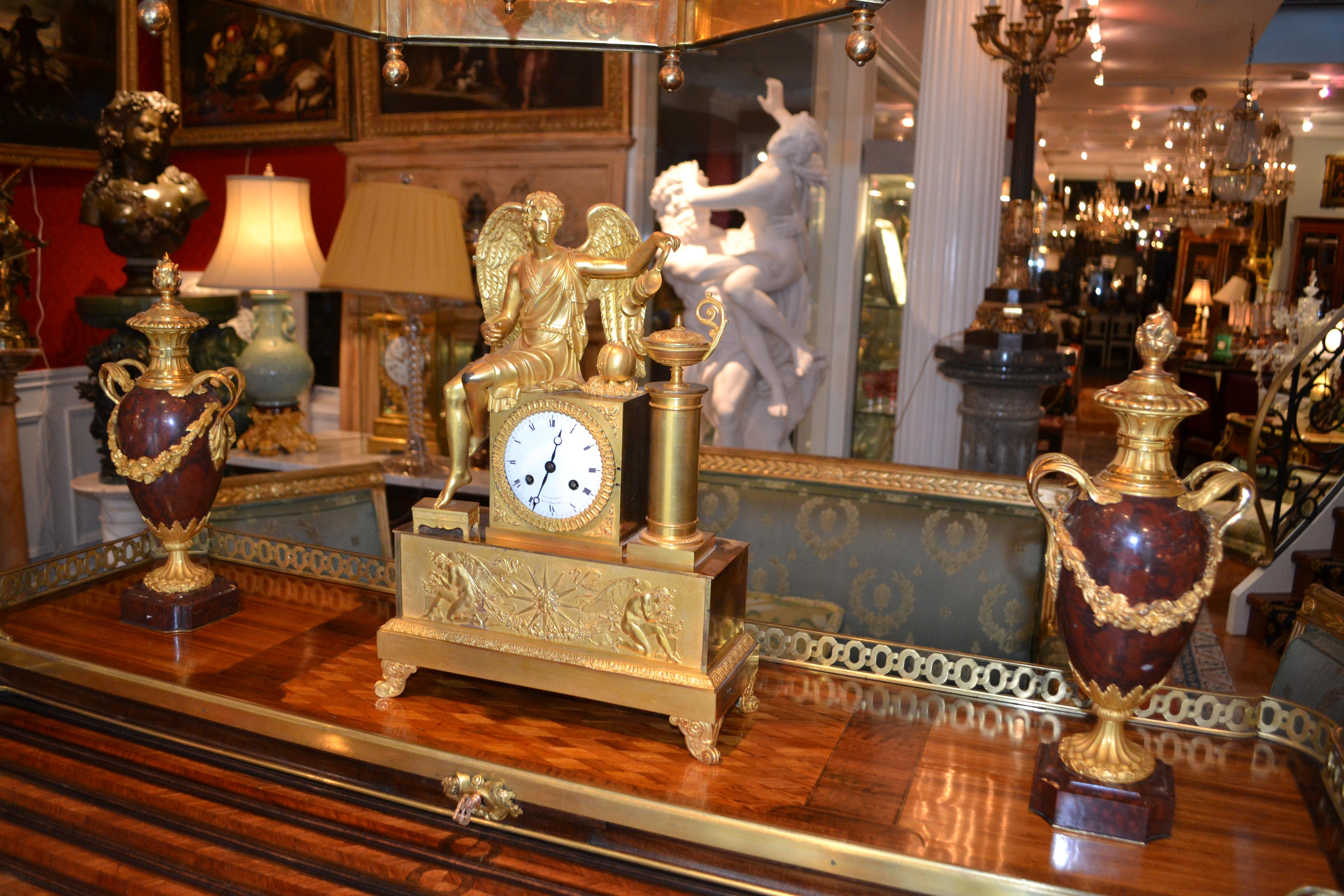 Horloge allégorique de l'Empire français représentant l'amour et le développement de la vie en vente 4