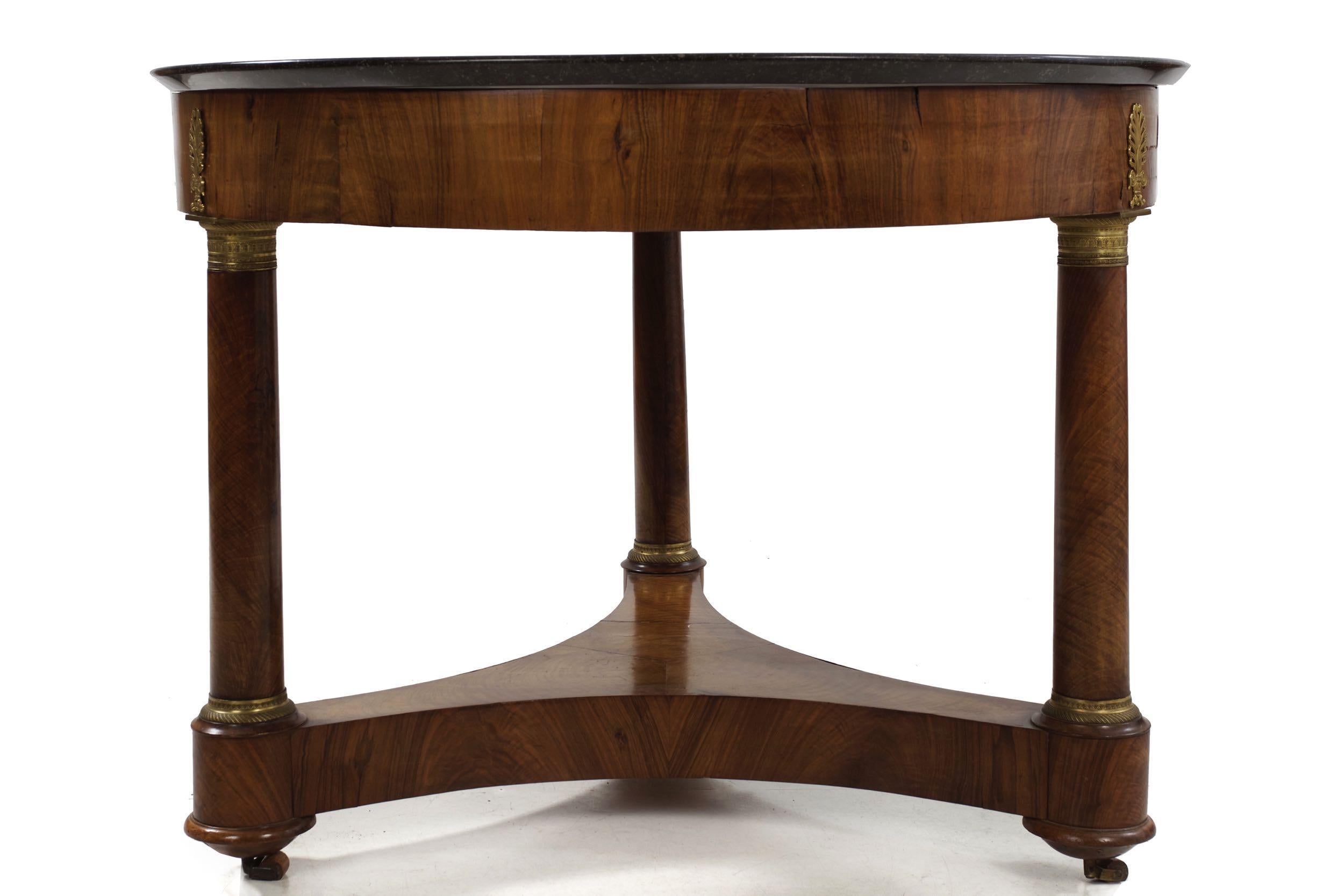 French Empire Antique Burl Walnut Center Table with Black Marble Top, circa 1815 For Sale 1