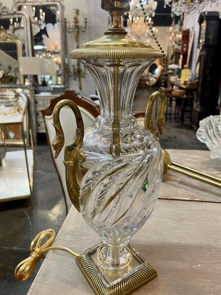 Elegante Lampe im französischen Empire-Stil aus Baccarat-Kristall und Bronze. Ca. 1920. Das gibt eine ganz besondere Note. So schön!!!