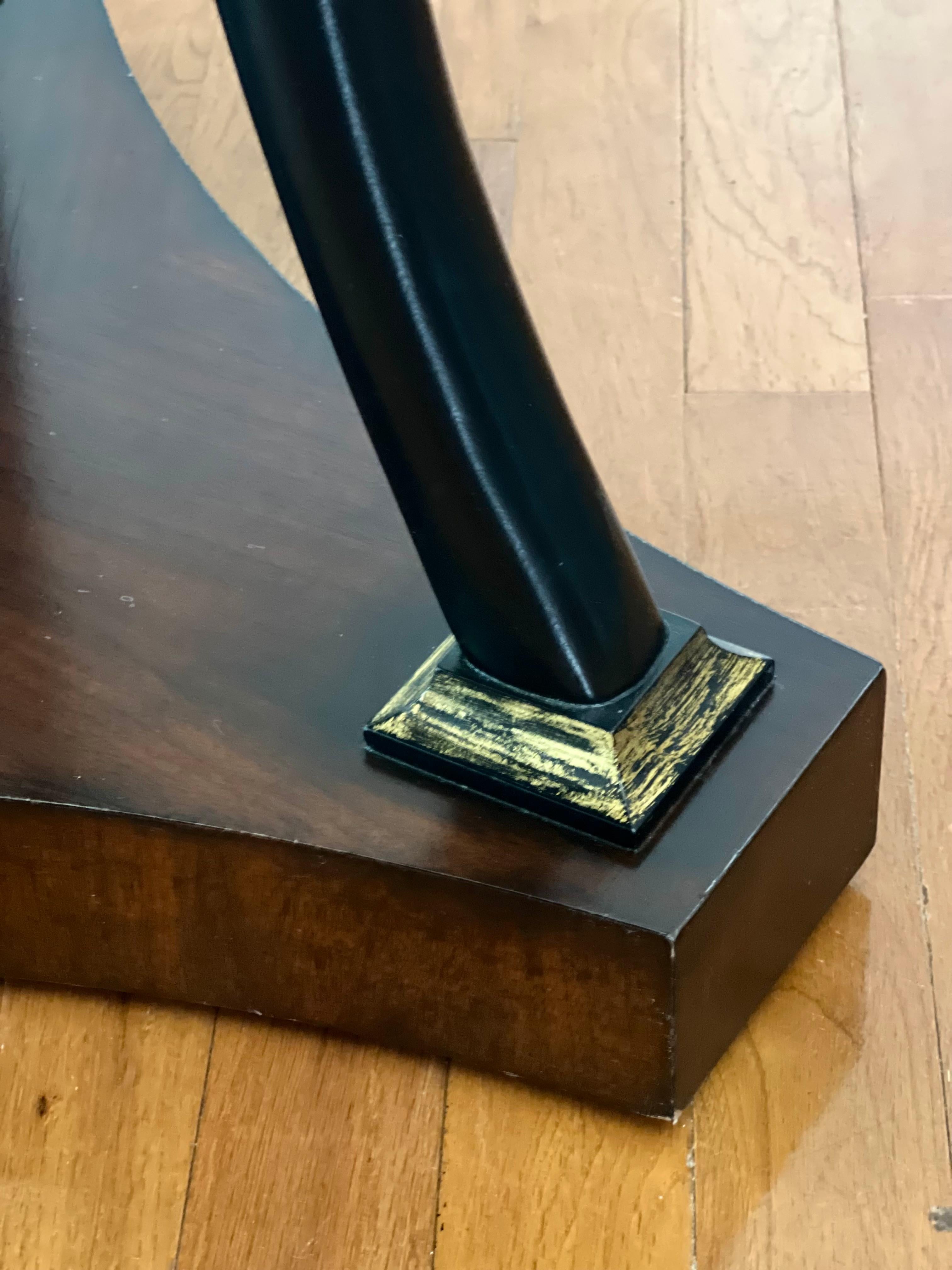 Table d'appoint ou de style Empire français Biedermeier en acajou assorti par Century en vente 2