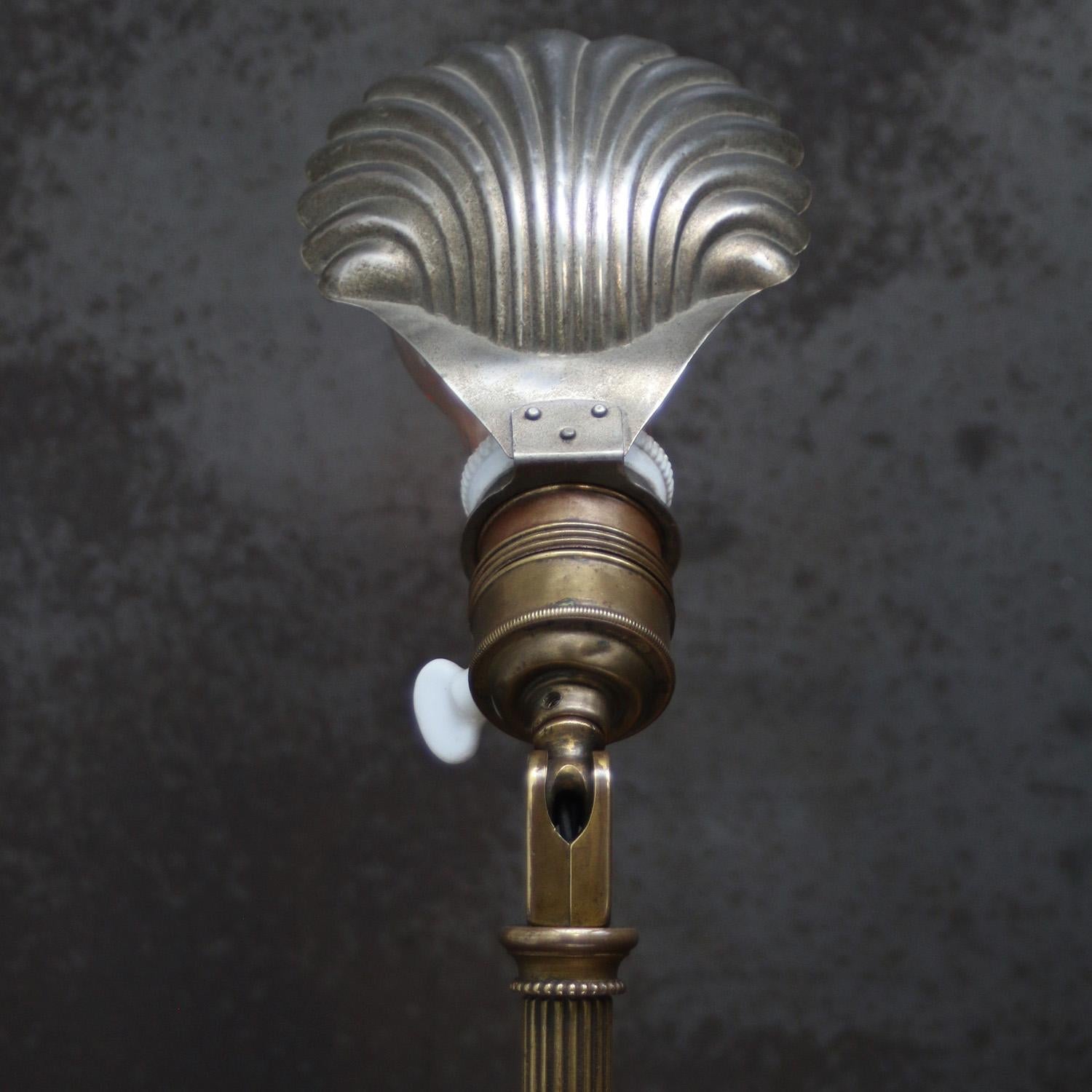 French Empire Brass Art Deco Shell Desk Table Lamp For Sale 5