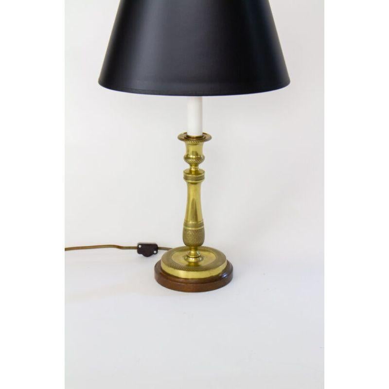 XIX secolo Lampada a candeliere francese in ottone Impero con paralume nero e oro