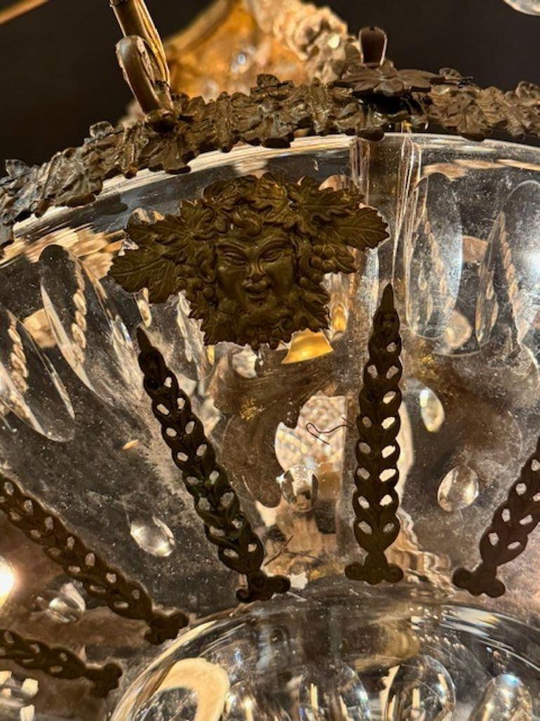 Fin du XIXe siècle Lustre Empire français à 12 éclairages en bronze et cristal en vente