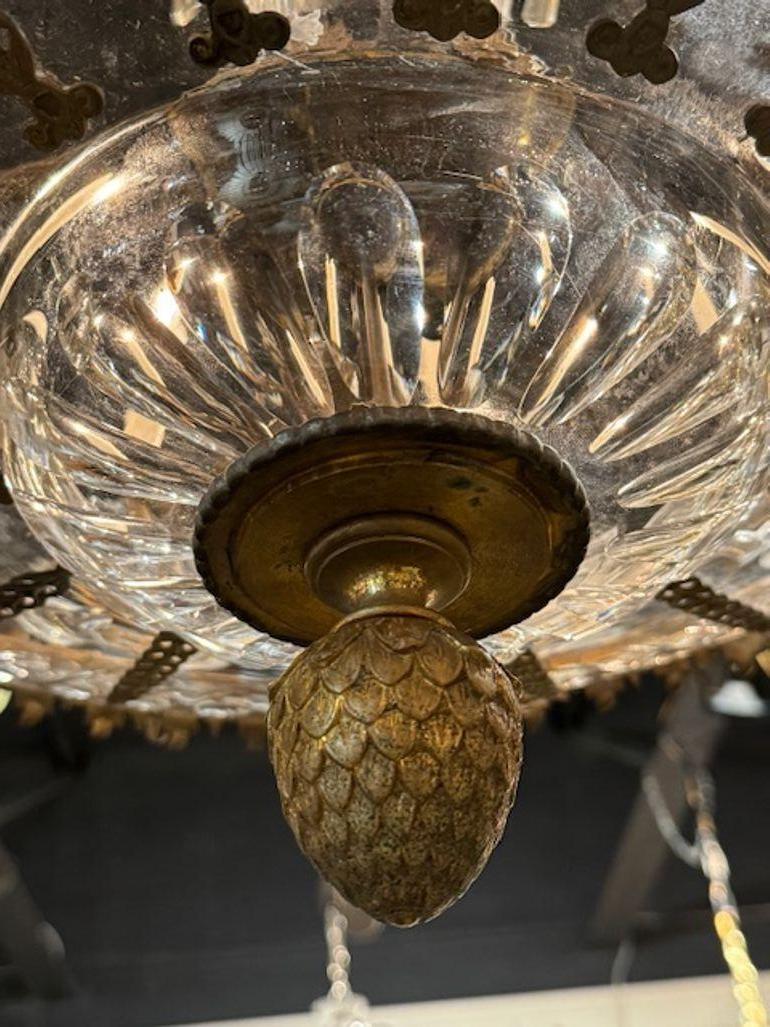 Bronze Lustre Empire français à 12 éclairages en bronze et cristal en vente