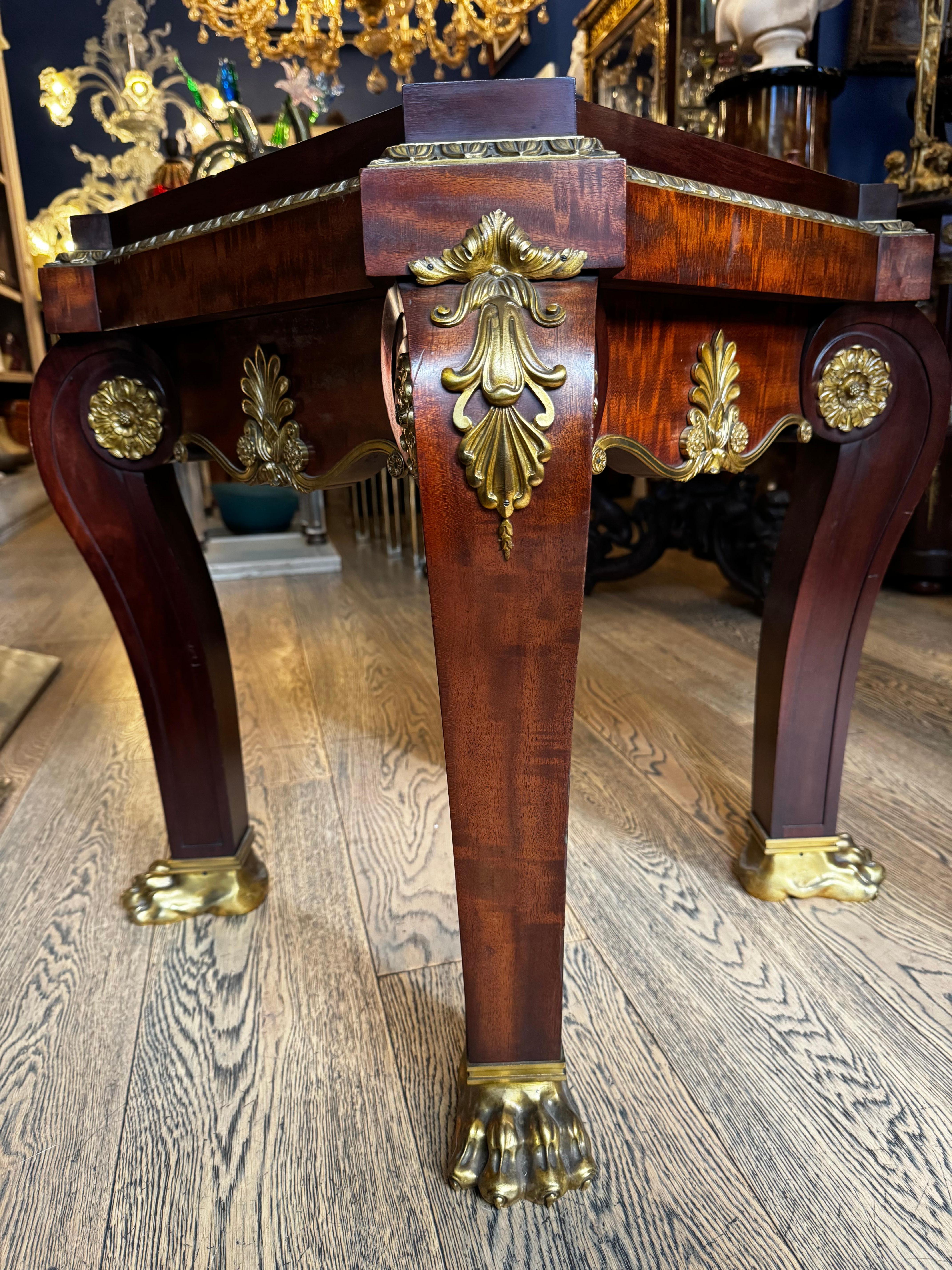French Empire Bronze and Mahogany Marble Top Table  In Good Condition For Sale In CABA, AR