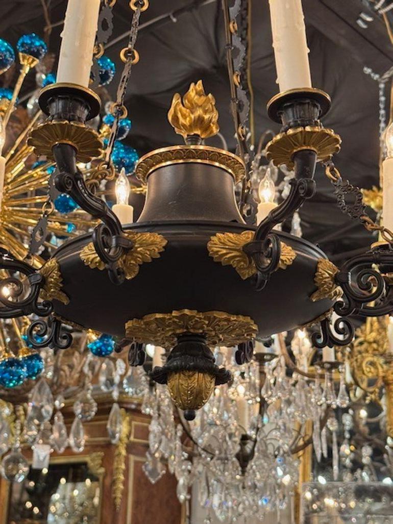 Lampadario francese Impero in bronzo In condizioni buone in vendita a Dallas, TX