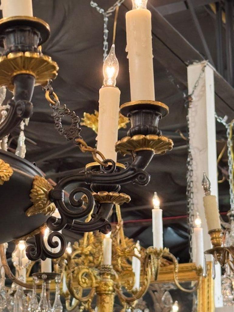 XIX secolo Lampadario francese Impero in bronzo in vendita