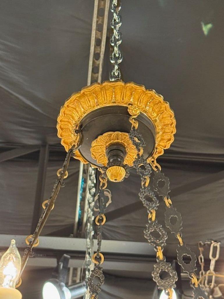 Lampadario francese Impero in bronzo in vendita 2